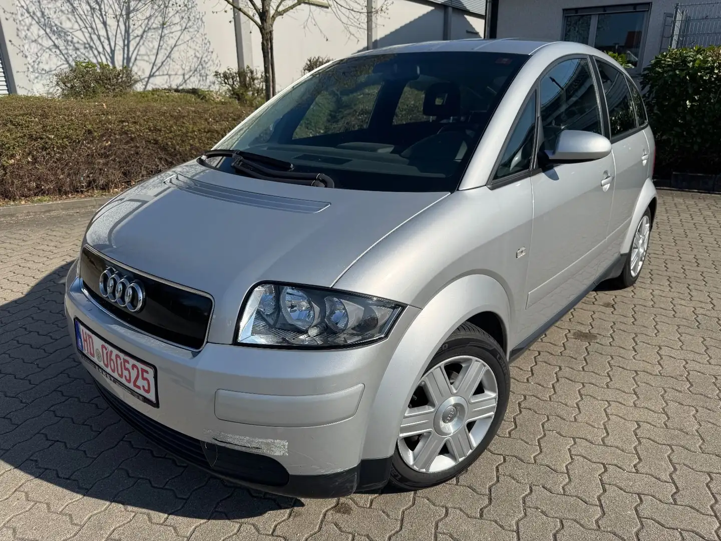 Audi A2 1.4*Klima*Scheckheft*8-fach*Isofix*2.Hand Silber - 2