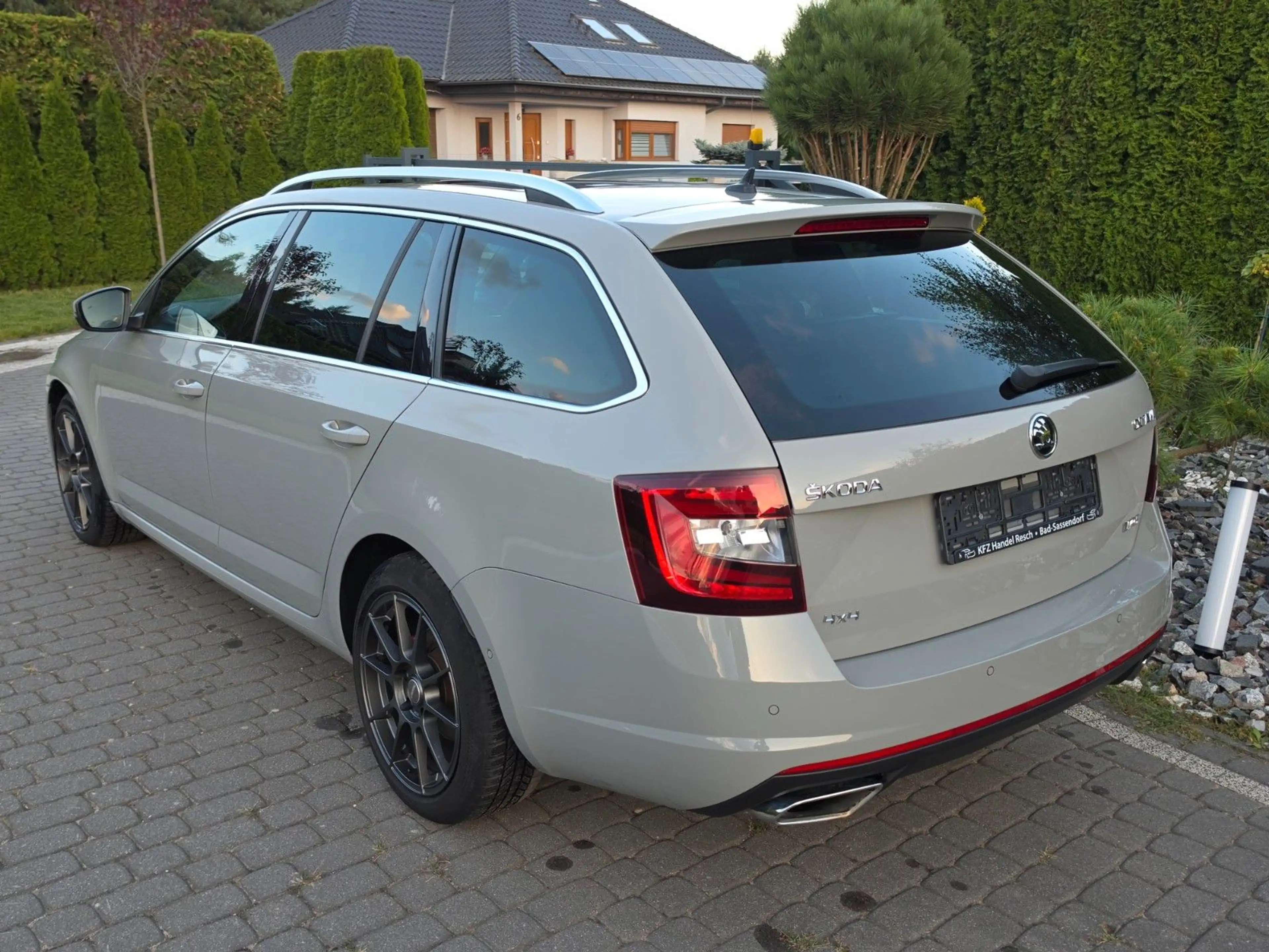 Skoda Octavia Combi RS 4x4 — photo 6