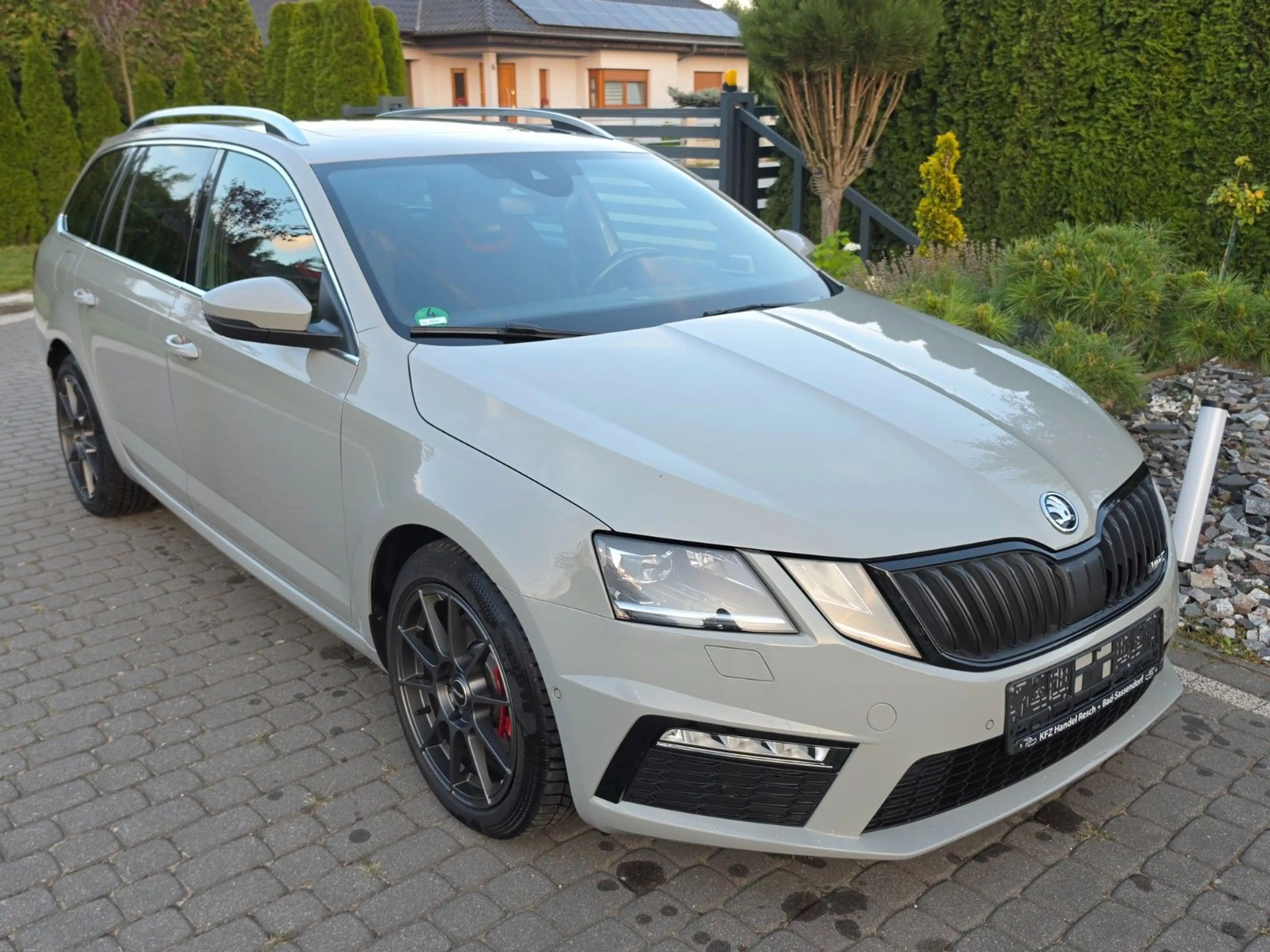 Skoda Octavia Combi RS 4x4 — photo 13