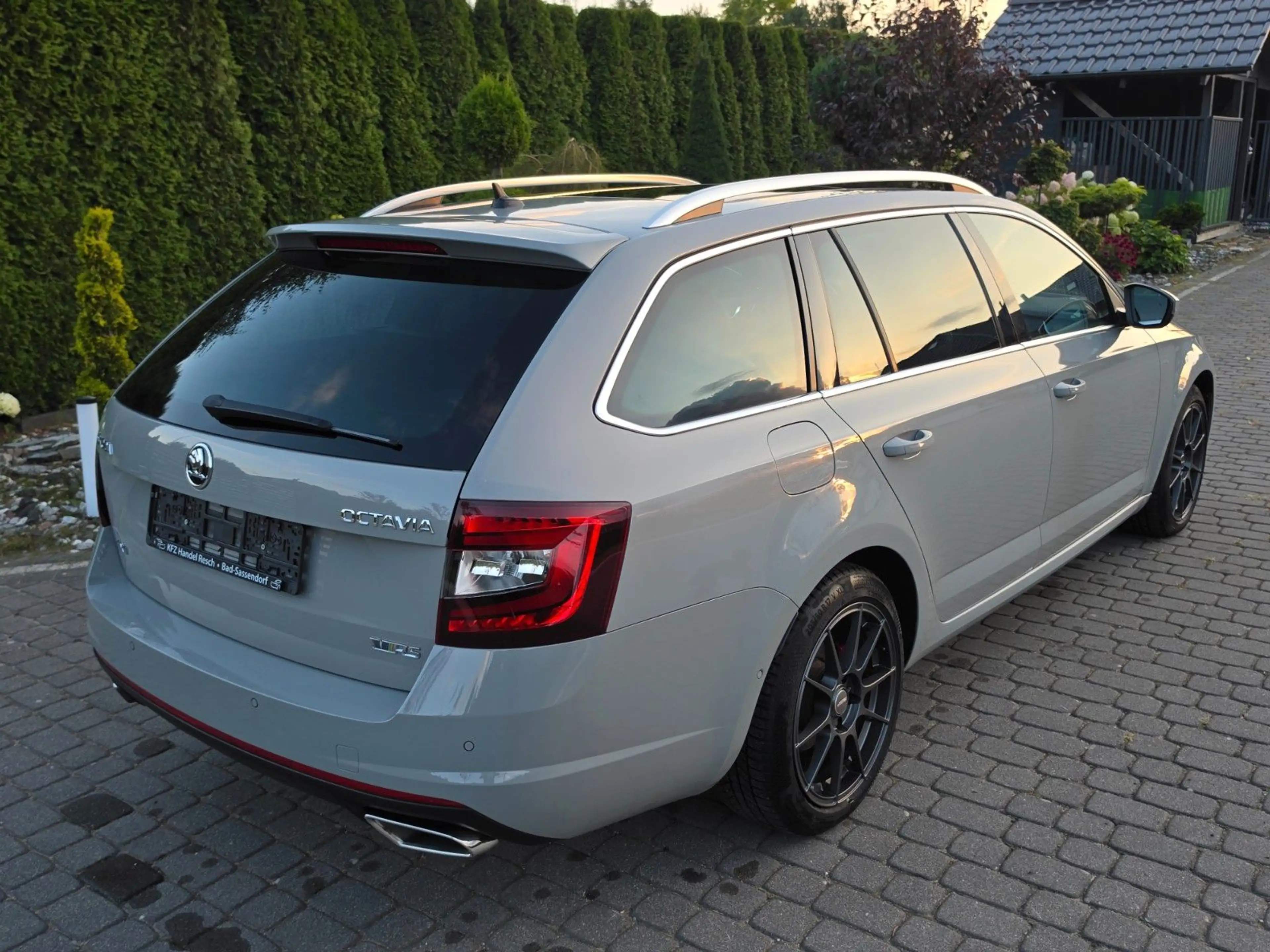 Skoda Octavia Combi RS 4x4 — photo 8