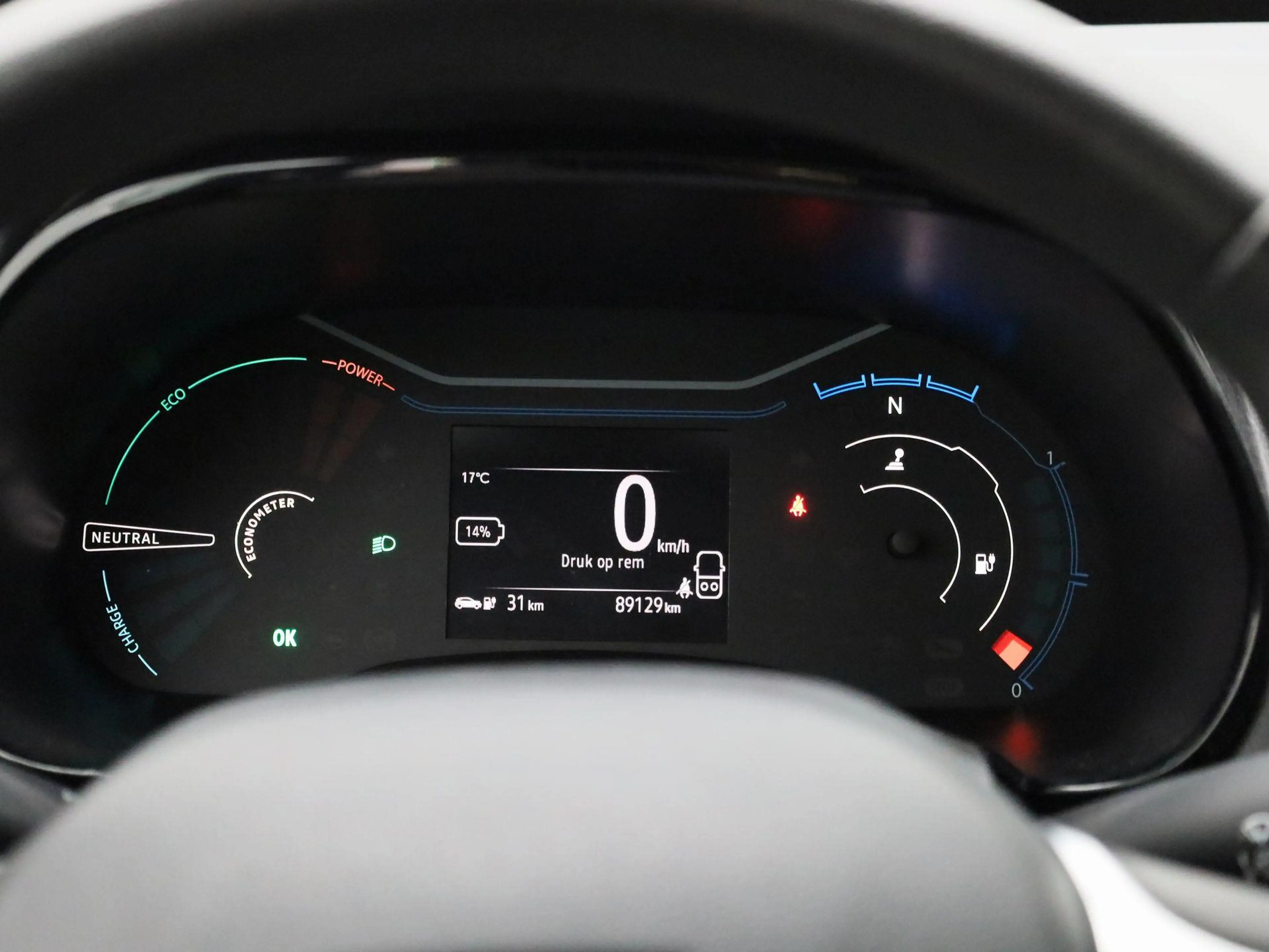 Dacia Spring Comfort Plus (Orange Pack) 27 kWh Navigatie | Appl — photo 8