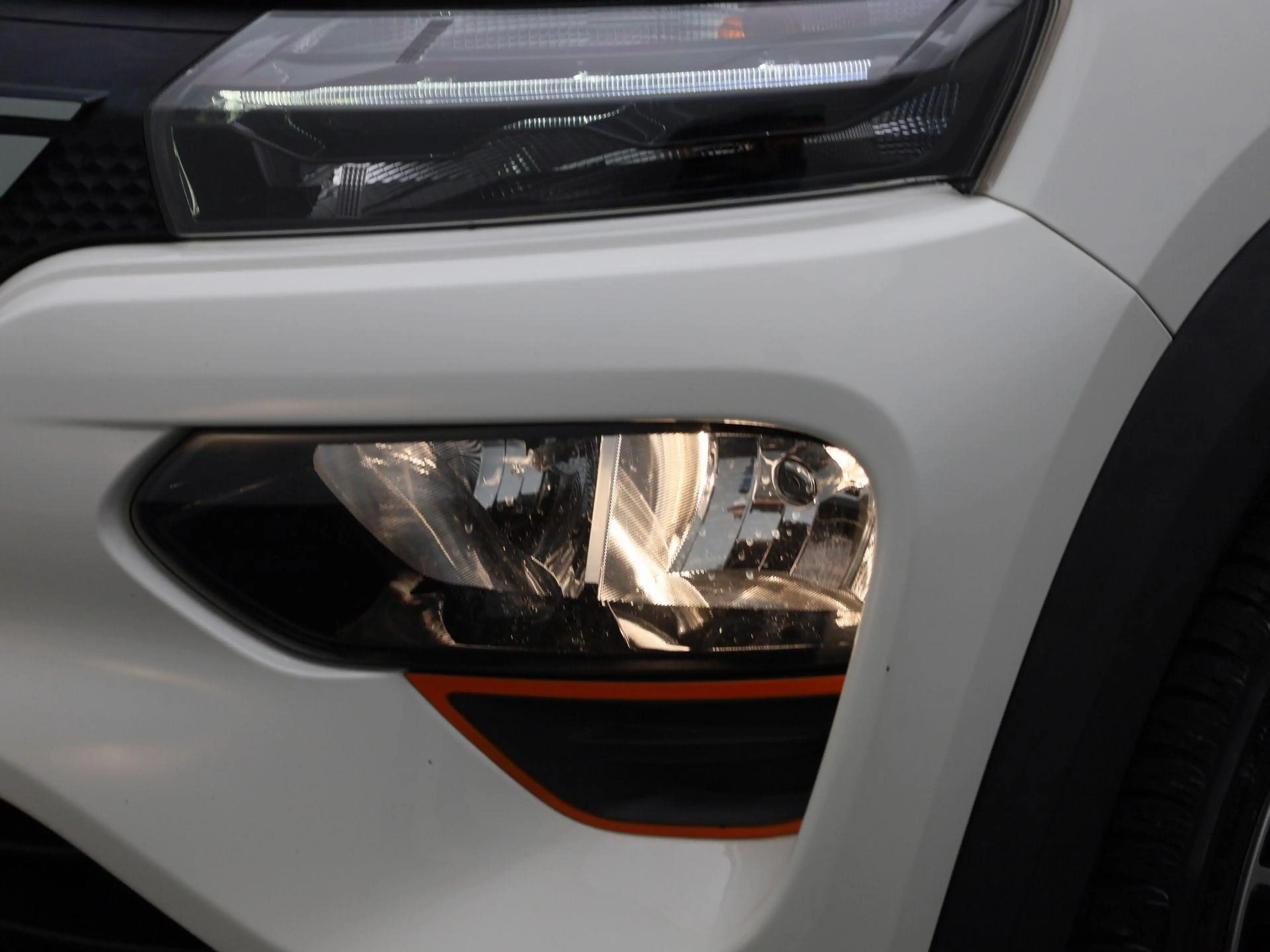 Dacia Spring Comfort Plus (Orange Pack) 27 kWh Navigatie | Appl — photo 14