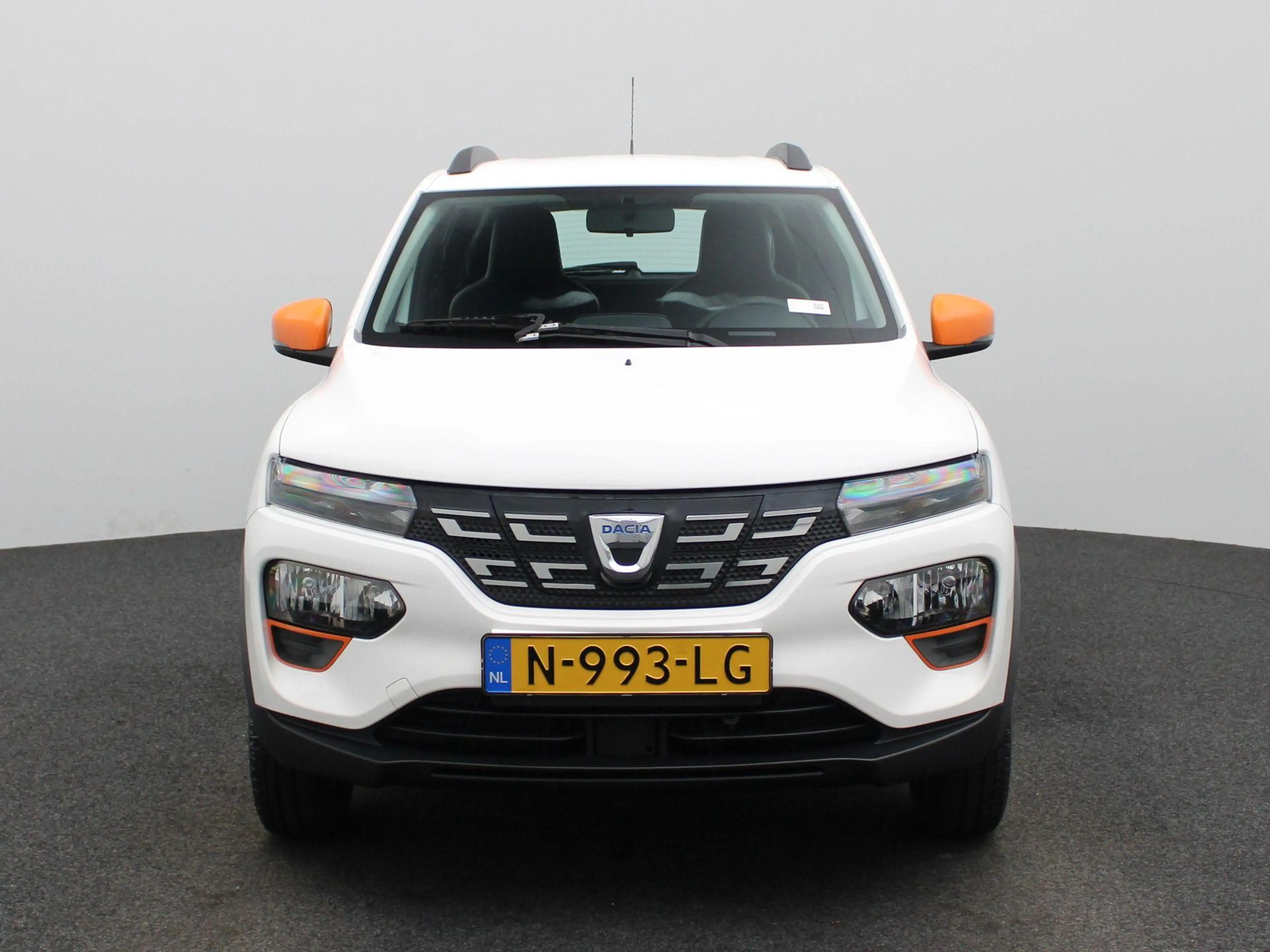 Dacia Spring Comfort Plus (Orange Pack) 27 kWh Navigatie | Appl — photo 3