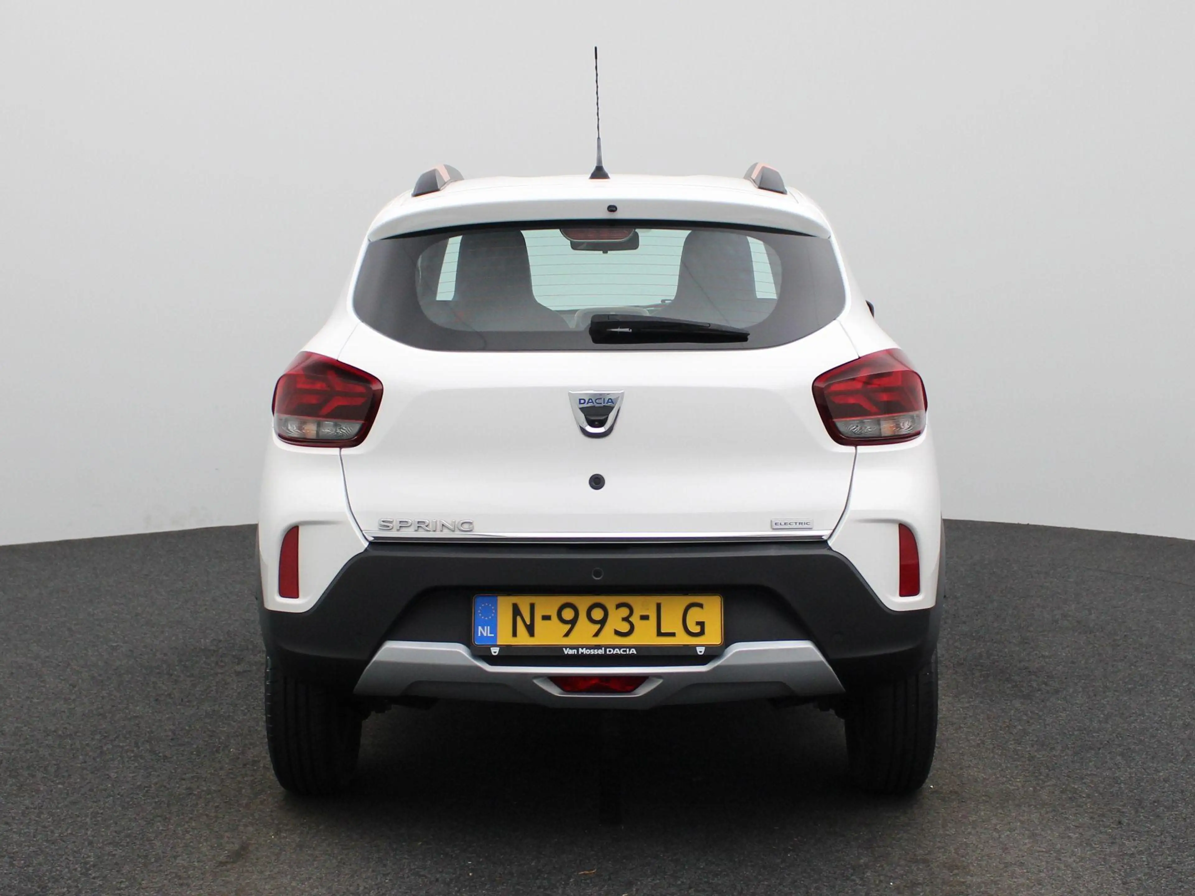 Dacia Spring Comfort Plus (Orange Pack) 27 kWh Navigatie | Appl — photo 5