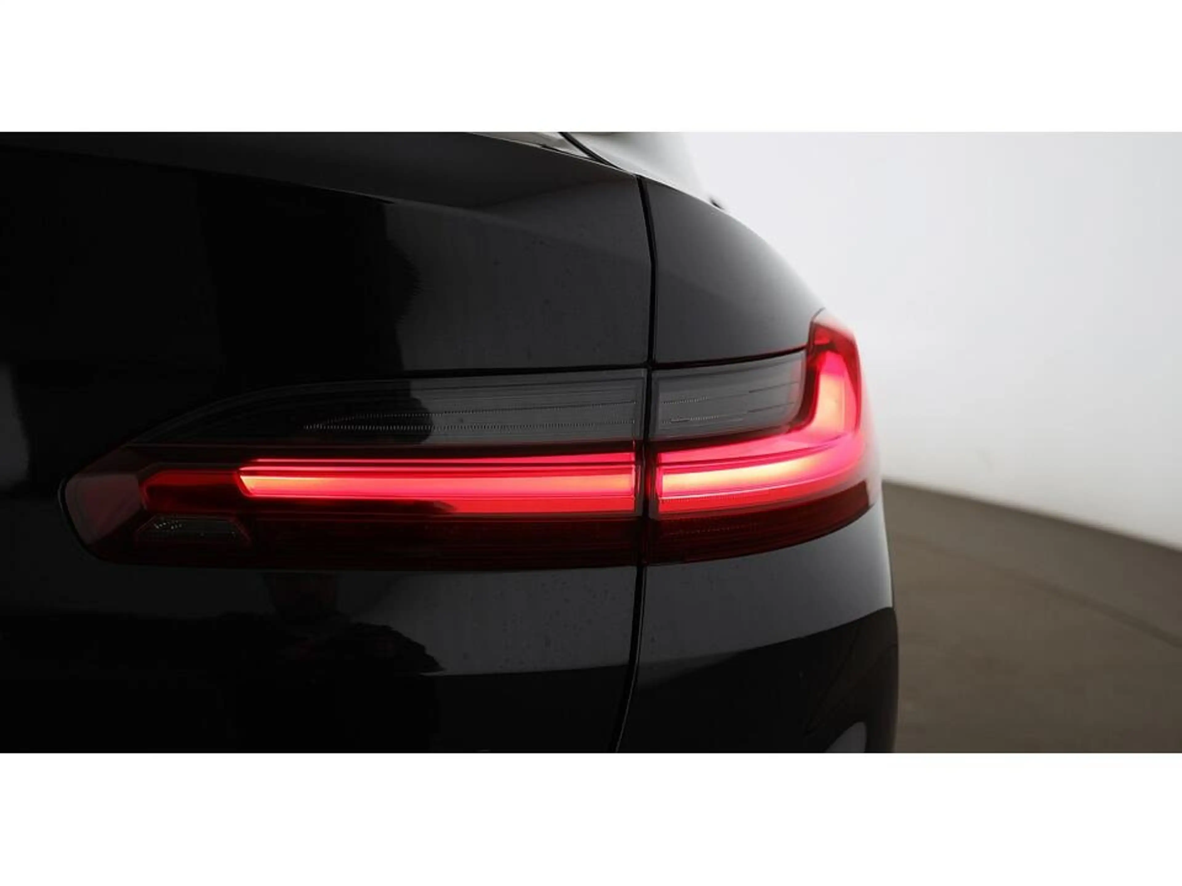 BMW X4 xDrive 20d M-Sport Aut LED LEDER NAVI SITZHZG — photo 9