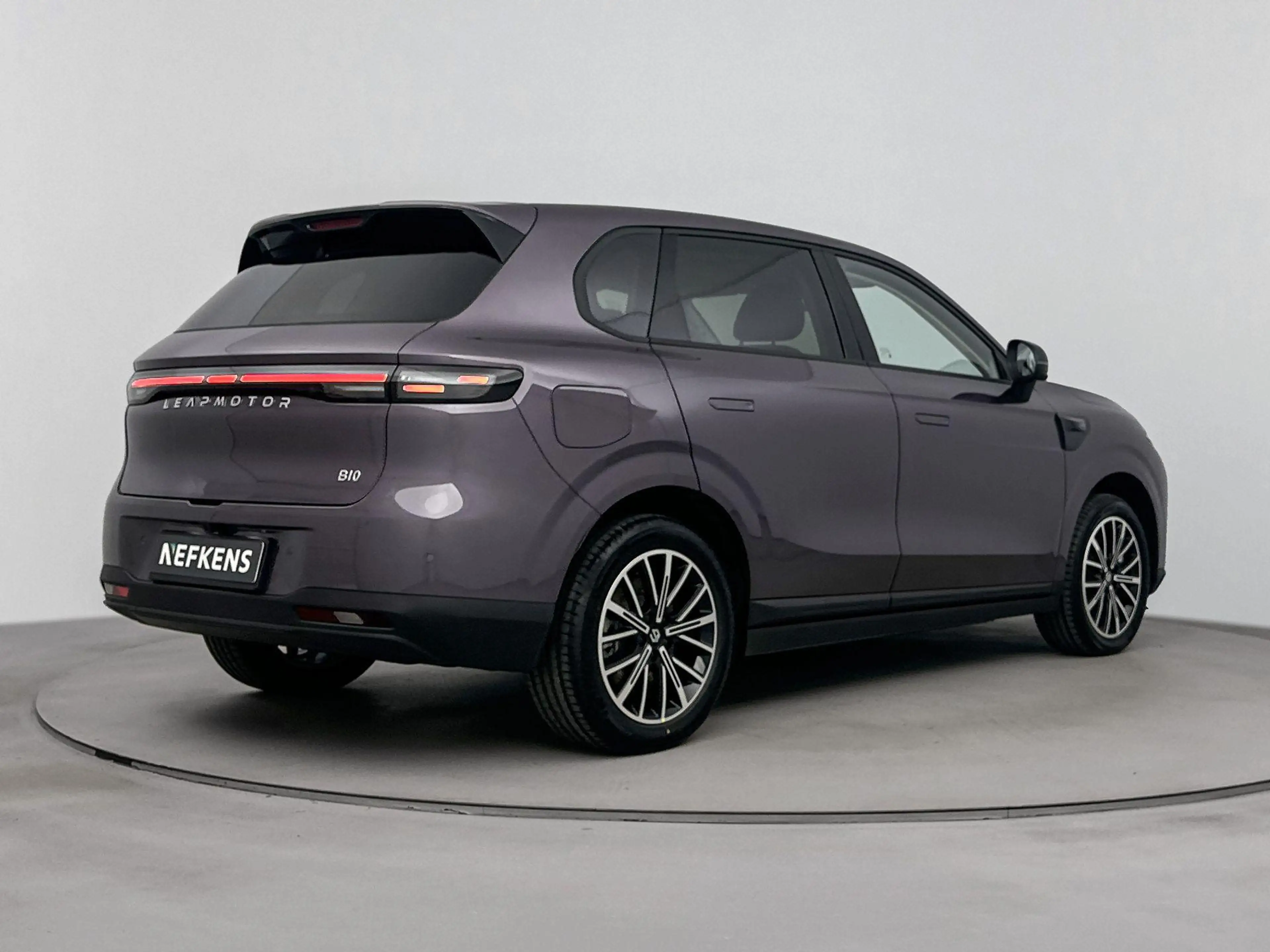Leapmotor B10 Design ProMax 67.1 kWh | Panoramadak | 360 Graden — photo 10