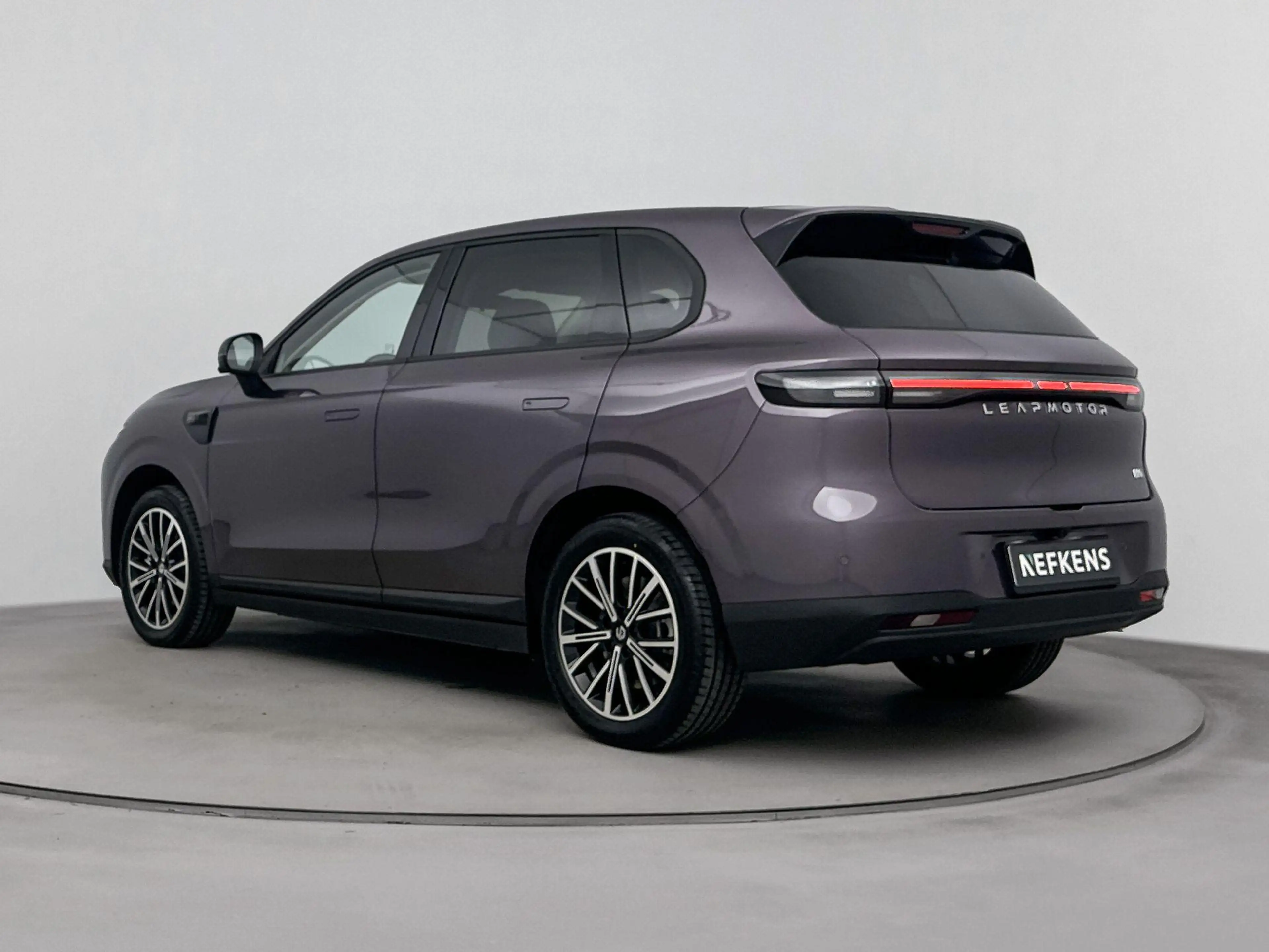 Leapmotor B10 Design ProMax 67.1 kWh | Panoramadak | 360 Graden — photo 8