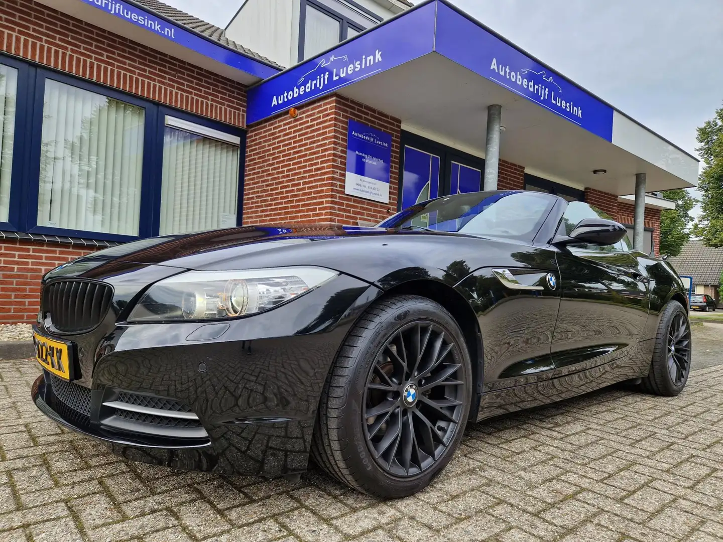 BMW Z4 Roadster 2.0i High Executive Navigatie+Bluetooth S Schwarz - 2