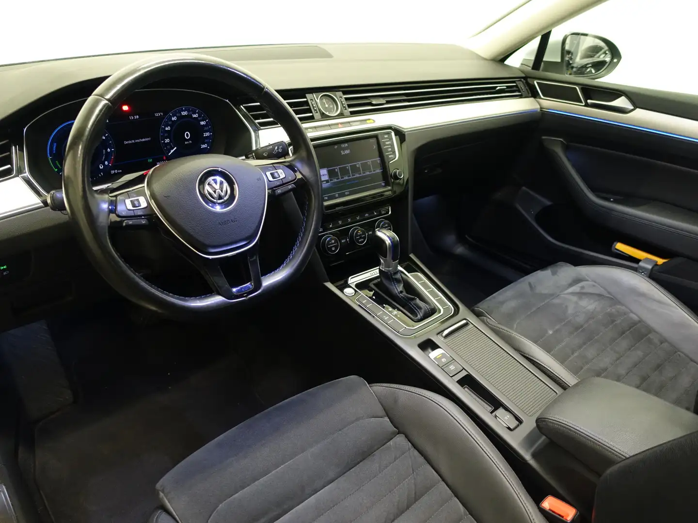 Volkswagen Passat 1.4 TSI GTE R-Line+ Aut- Panodak, Virtual Cockpit, Grijs - 2