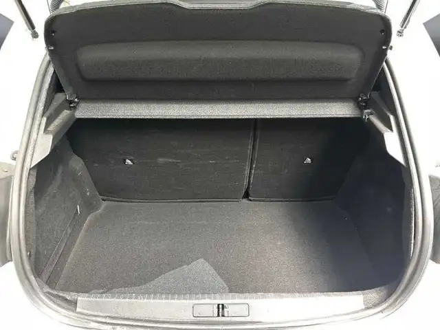 Peugeot 208 view 7