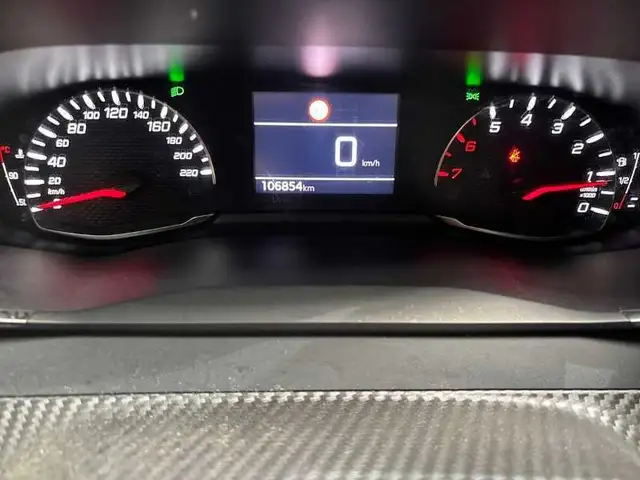 Peugeot 208 view 12