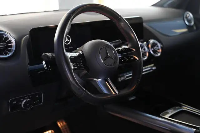 Mercedes-Benz 250 view 9