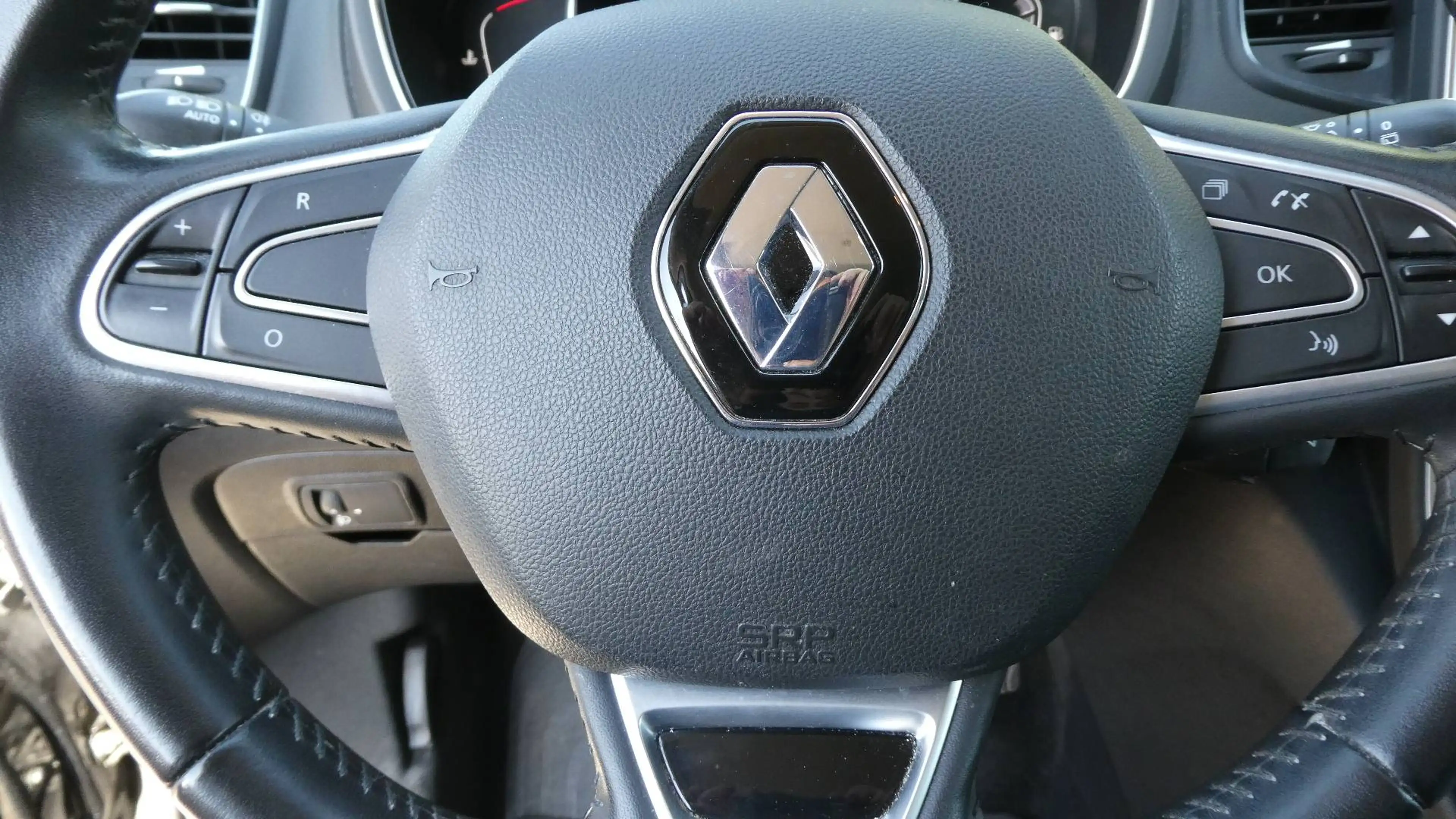 Renault Grand Scenic Grand Scénic 1.33 TCe Limited — photo 13