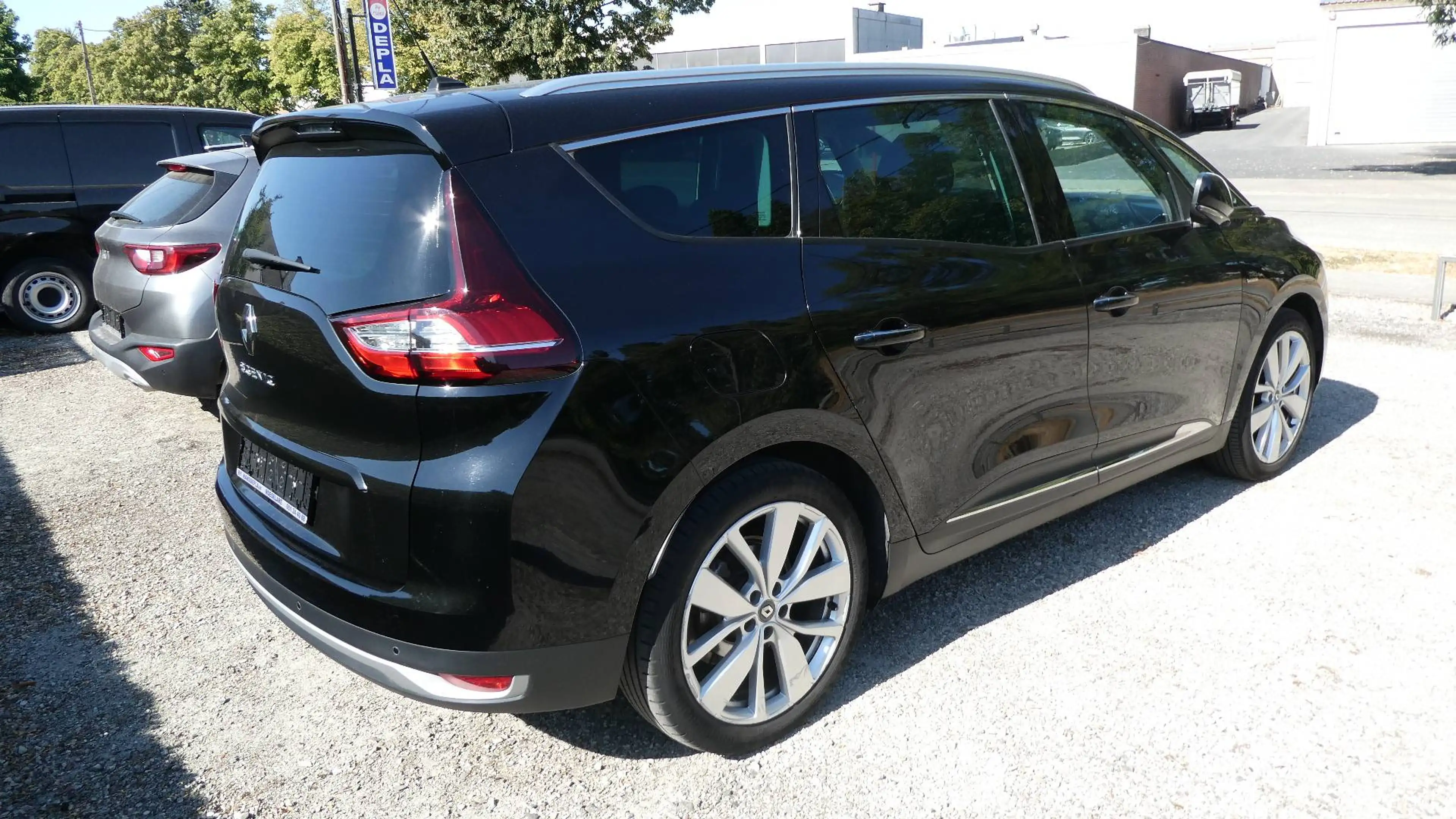 Renault Grand Scenic Grand Scénic 1.33 TCe Limited — photo 3