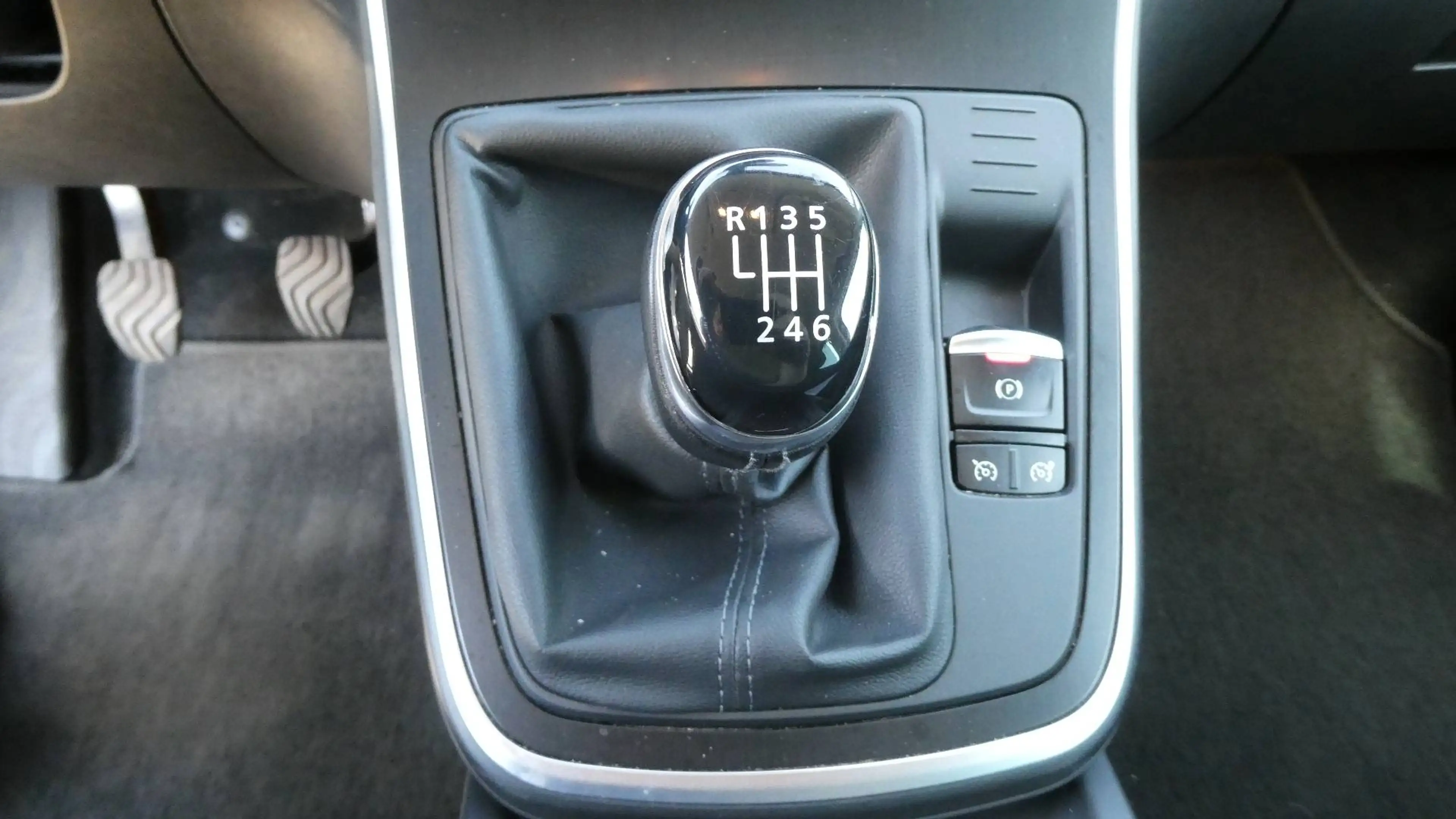 Renault Grand Scenic Grand Scénic 1.33 TCe Limited — photo 11