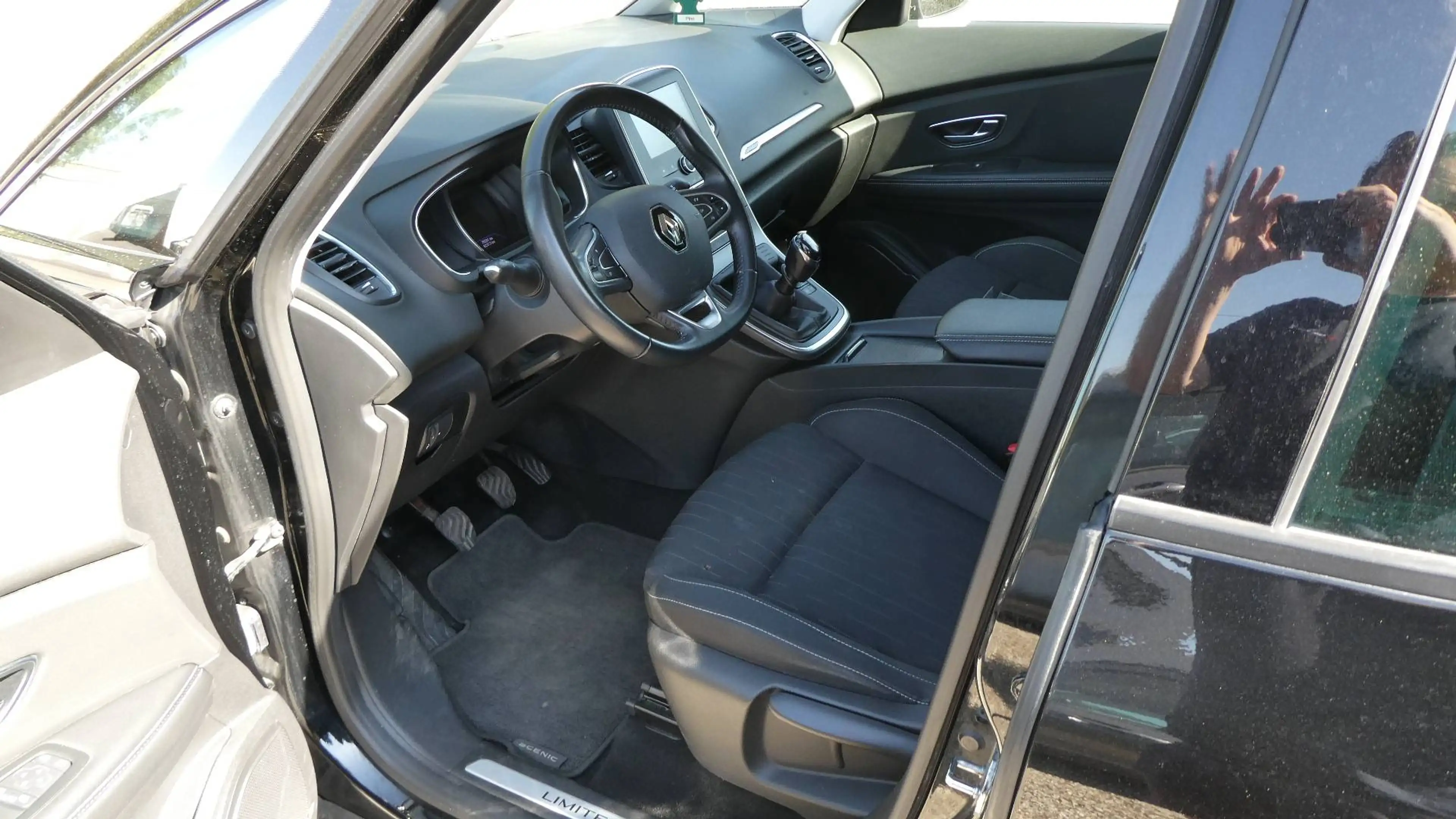 Renault Grand Scenic Grand Scénic 1.33 TCe Limited — photo 7