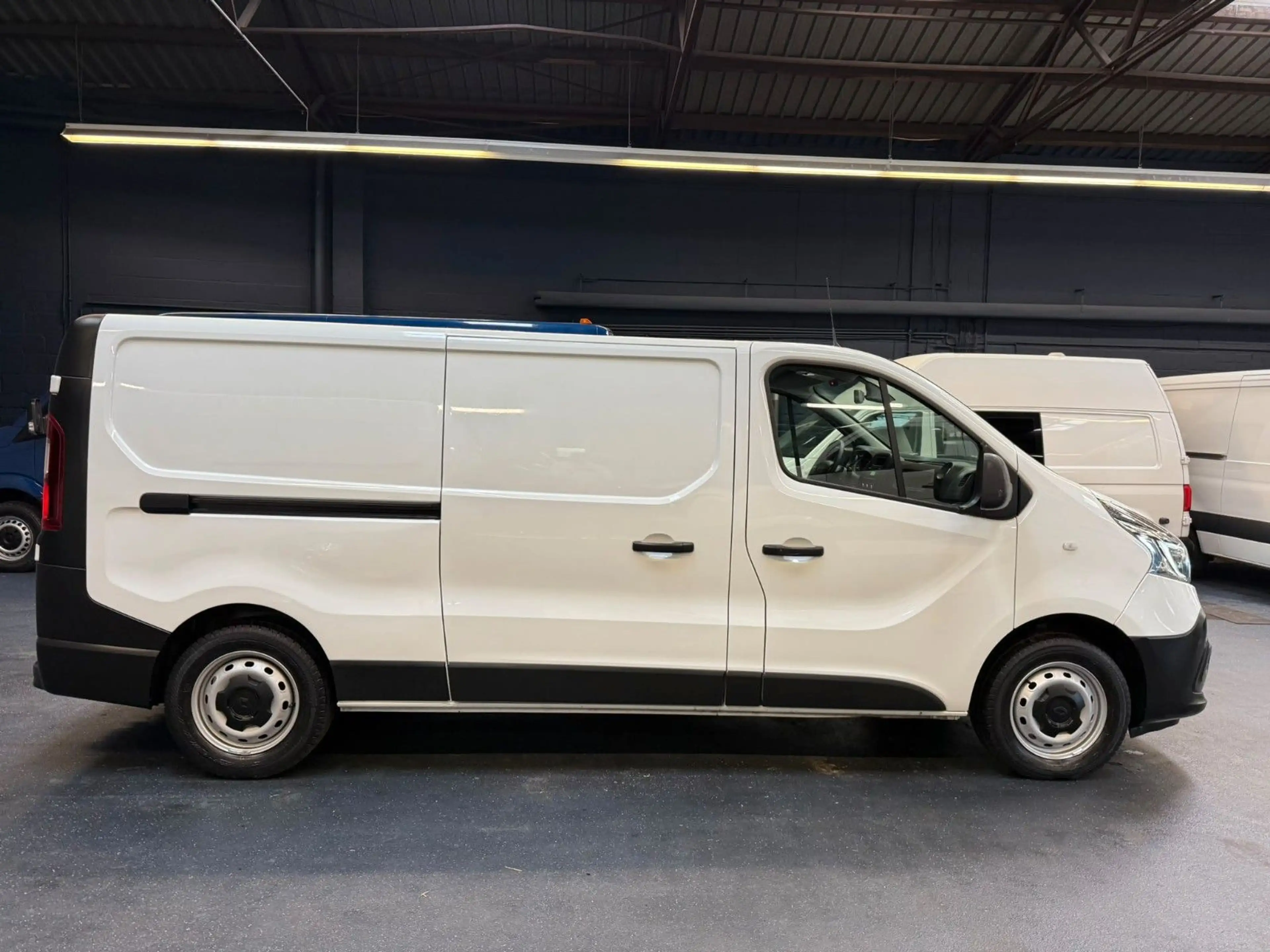 Renault Trafic Kasten L2H1 Komfort Klima R-CAM LED AHK — photo 4