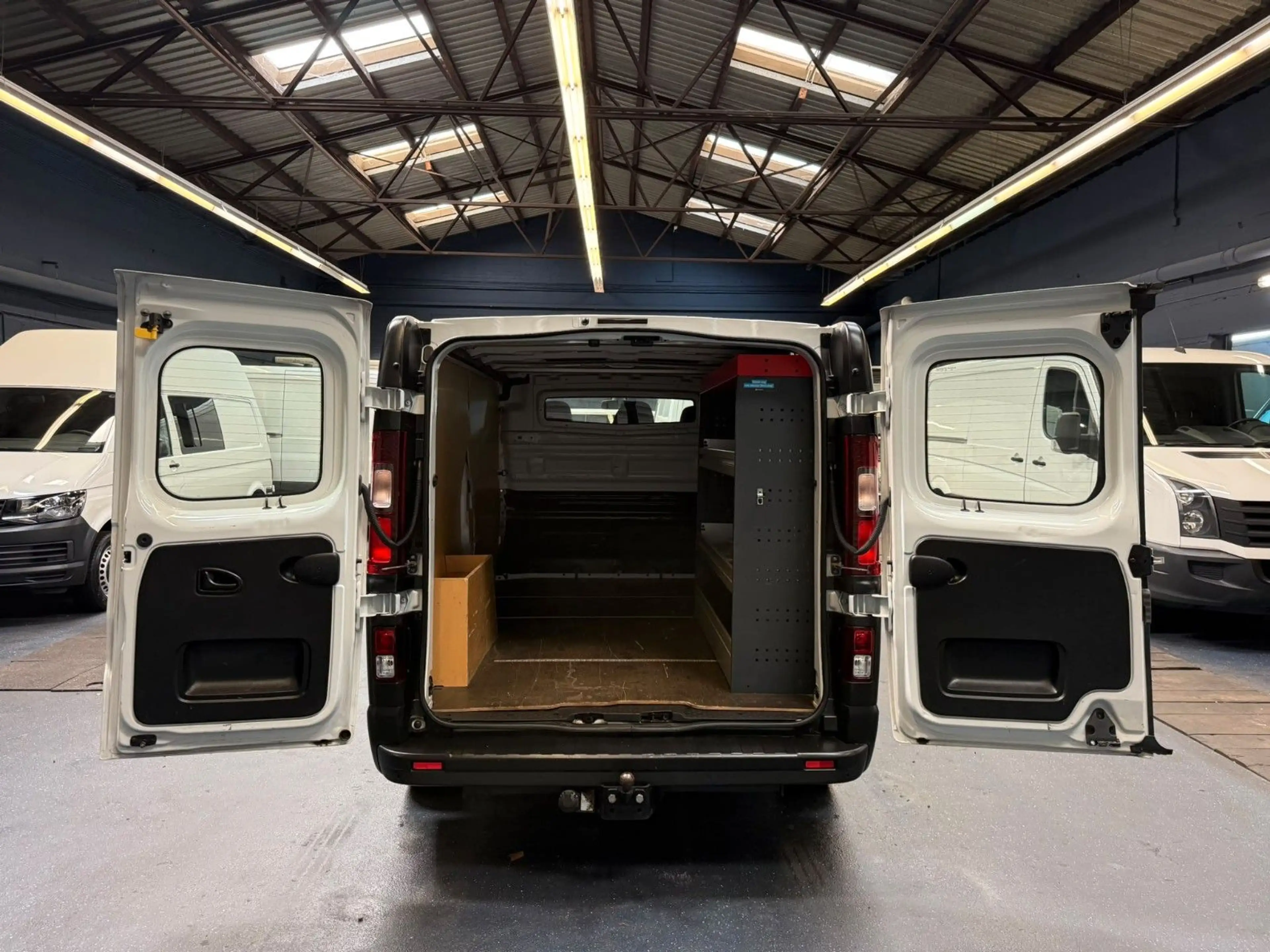 Renault Trafic Kasten L2H1 Komfort Klima R-CAM LED AHK — photo 9