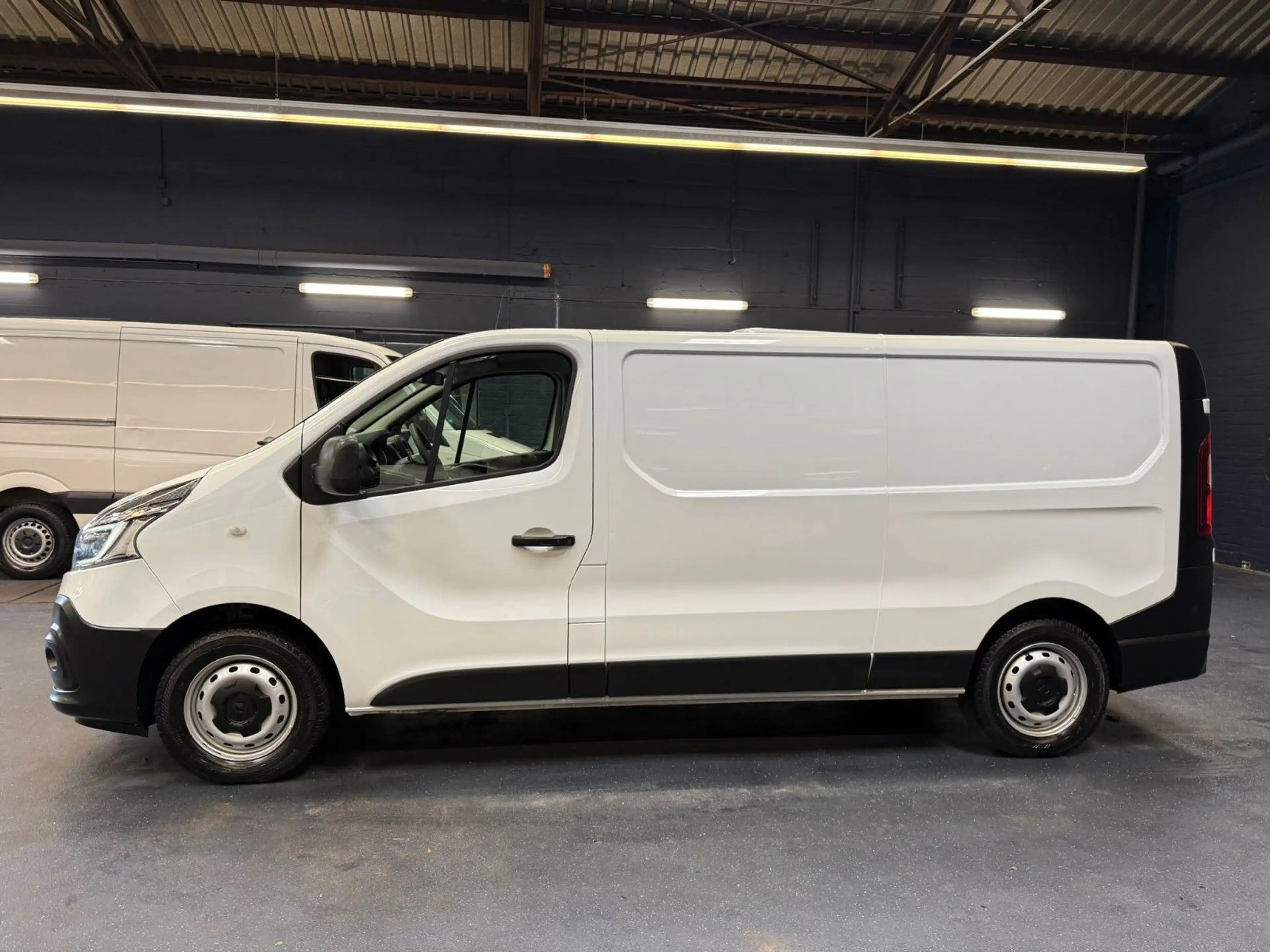 Renault Trafic Kasten L2H1 Komfort Klima R-CAM LED AHK — photo 5