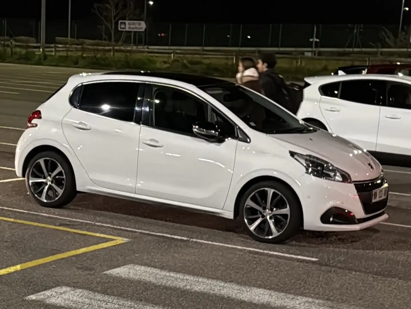 Peugeot 208 208 1.6 BlueHDi 100ch S Blanc - 1