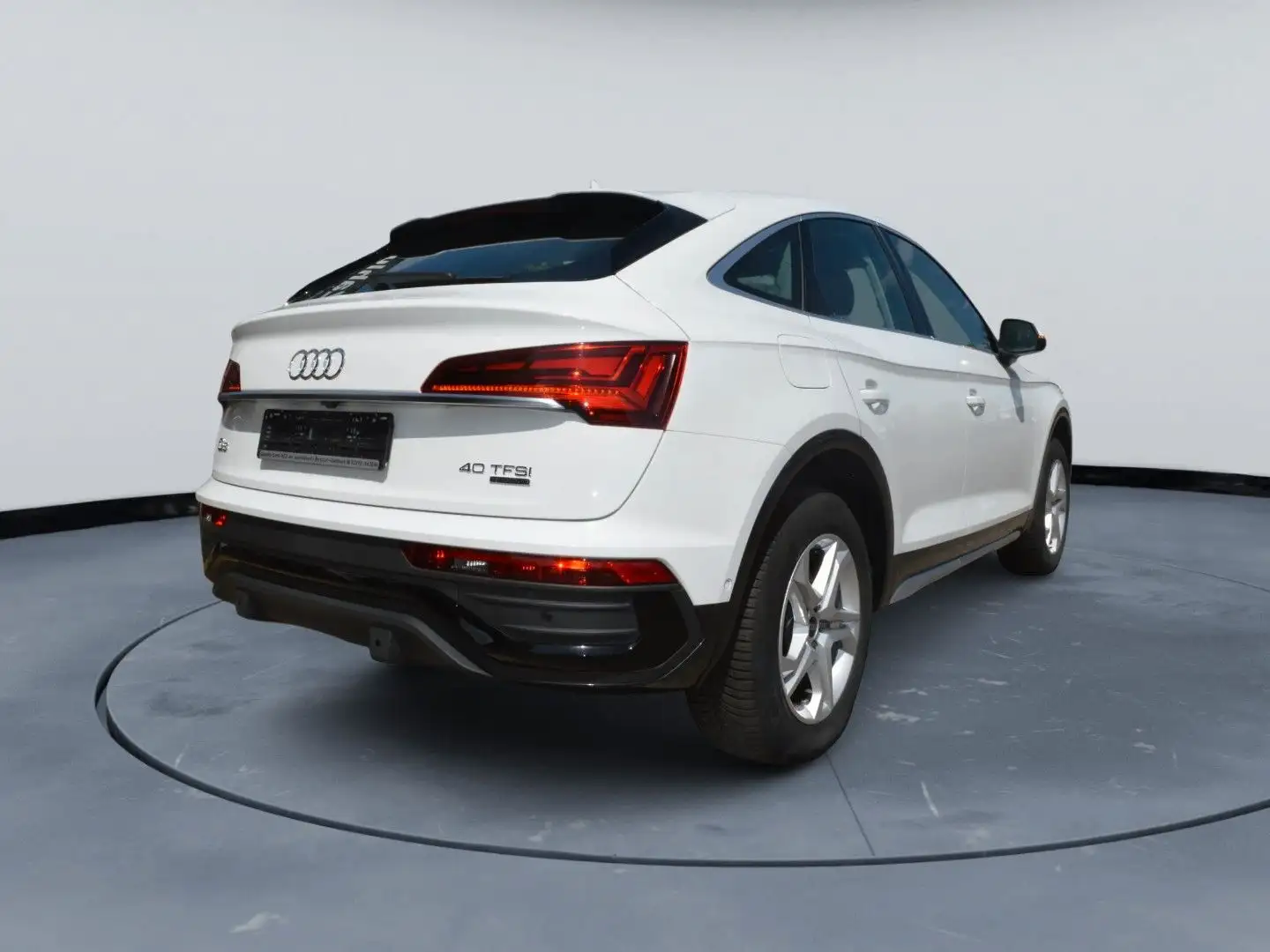 Audi Q5 Sportback 40 TFSI quattro 1500KM Wit - 2