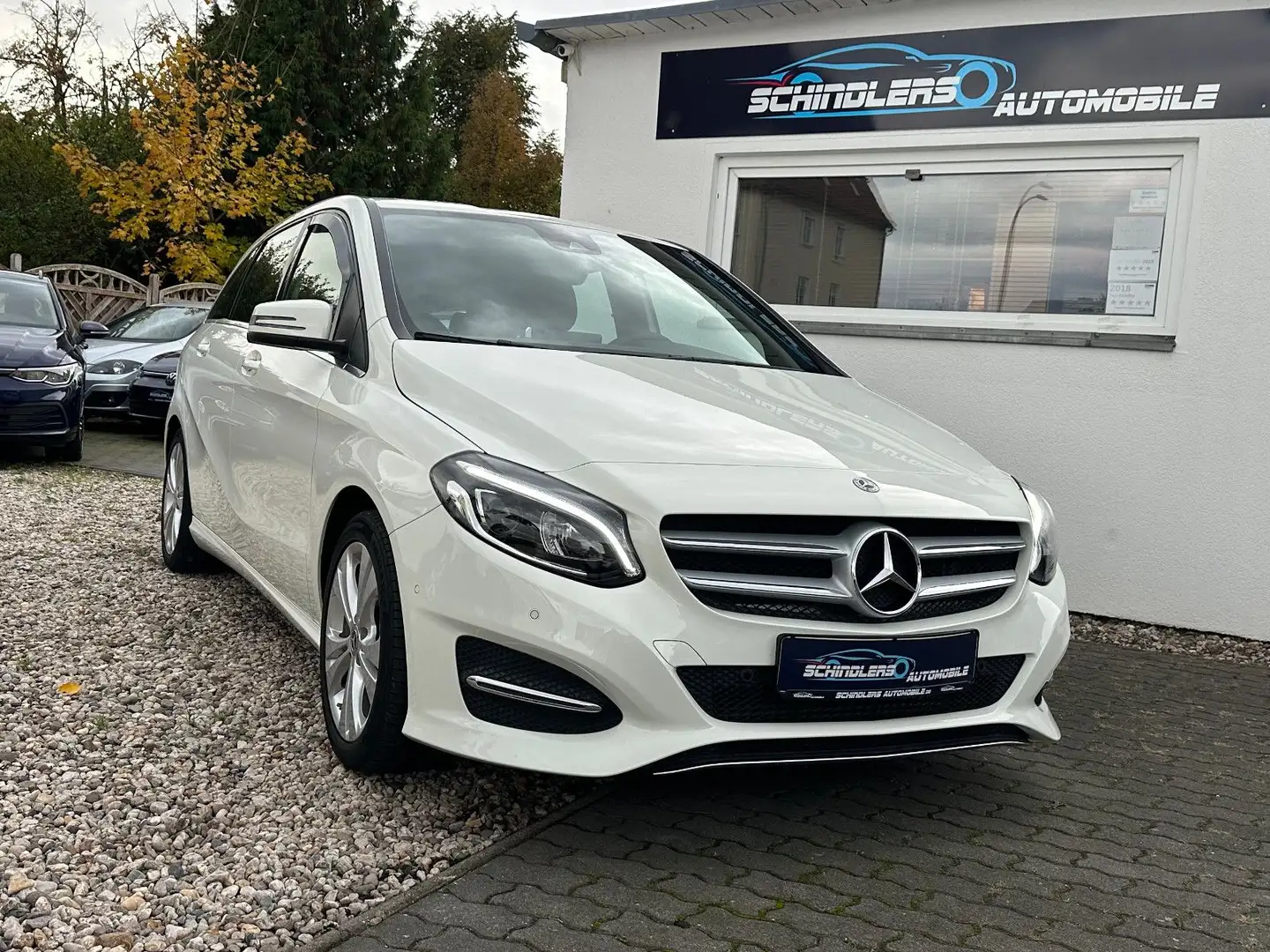 Mercedes-Benz B 180 Urban Style Edition LED Navi AHK Insp. neu Blanc - 2