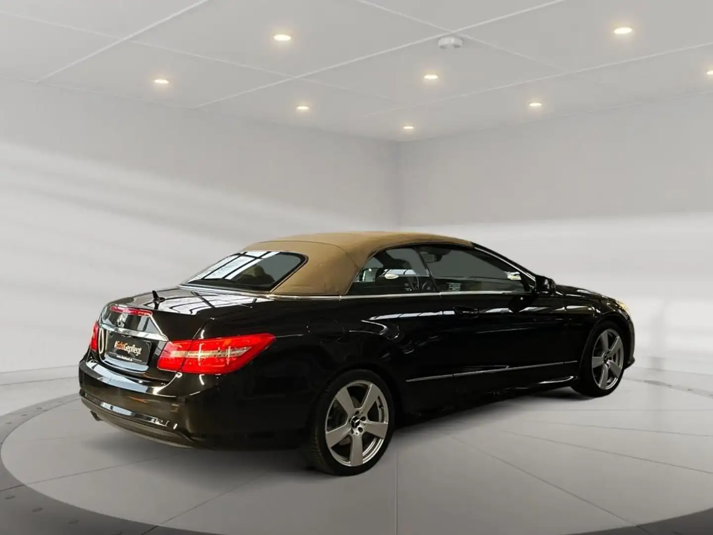 Mercedes-Benz E 200 BE Cabrio AMG +Sport+KlimaA+LM+SHZ Negro - 2