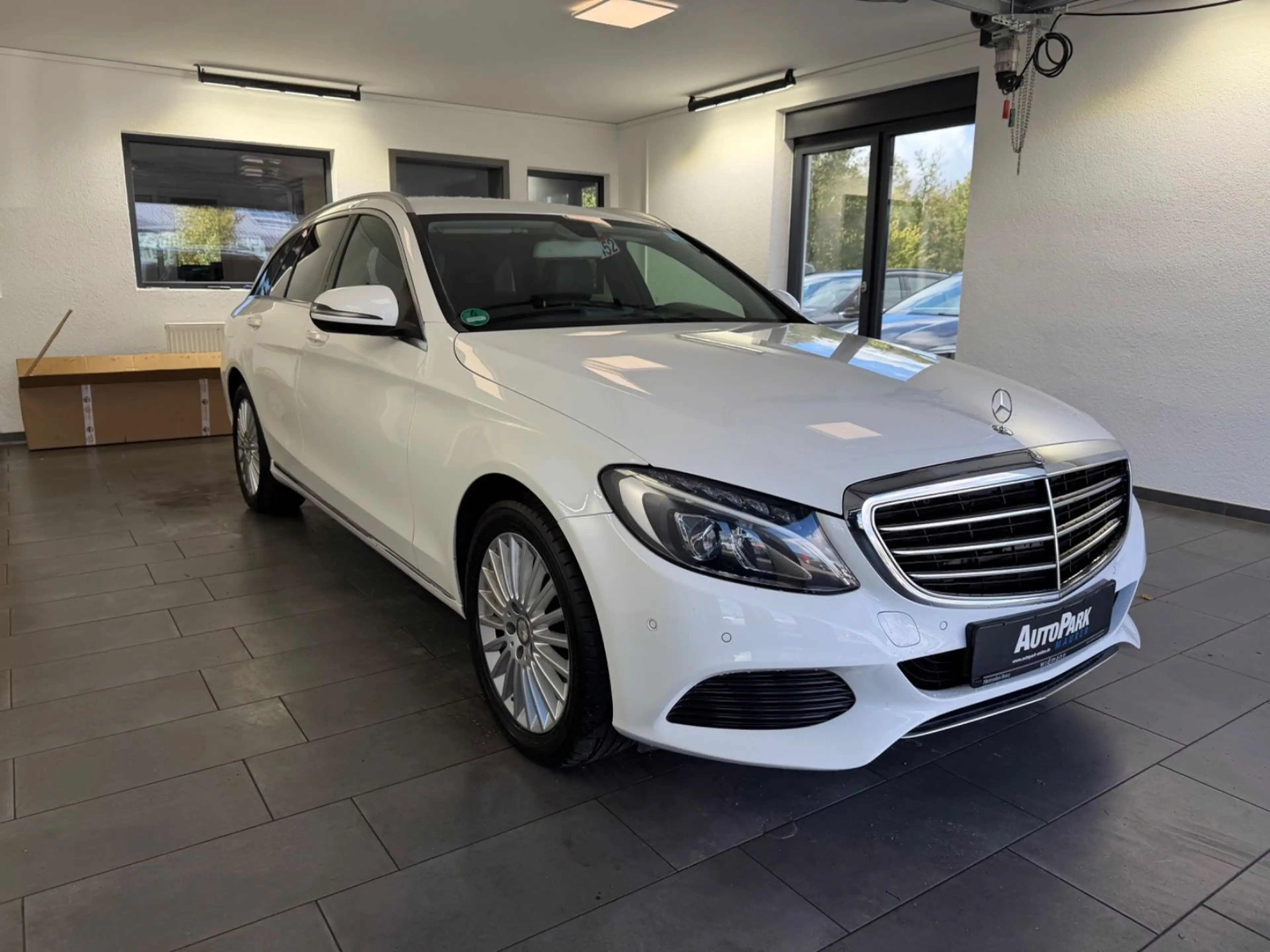 Mercedes-Benz C 220 d T Avantgarde | LED | Navi | PDC | SHZ — photo 3