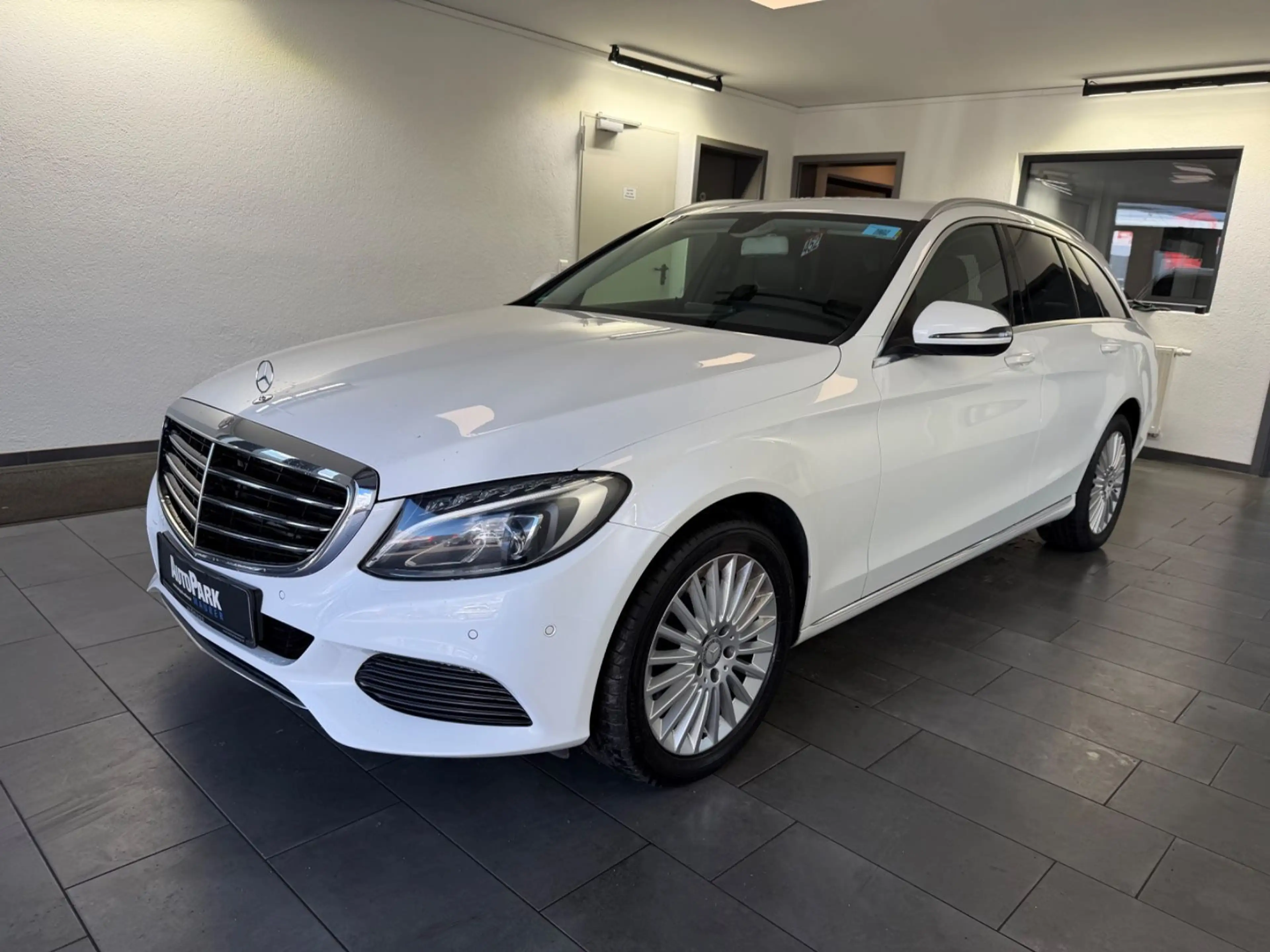 Mercedes-Benz C 220 d T Avantgarde | LED | Navi | PDC | SHZ