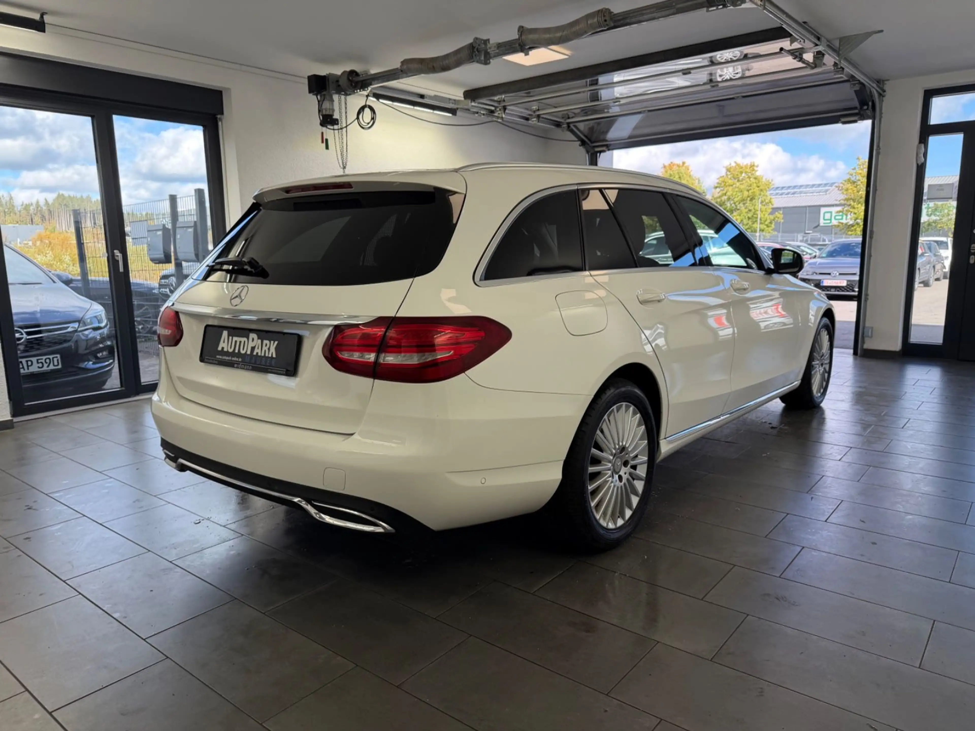 Mercedes-Benz C 220 d T Avantgarde | LED | Navi | PDC | SHZ — photo 6