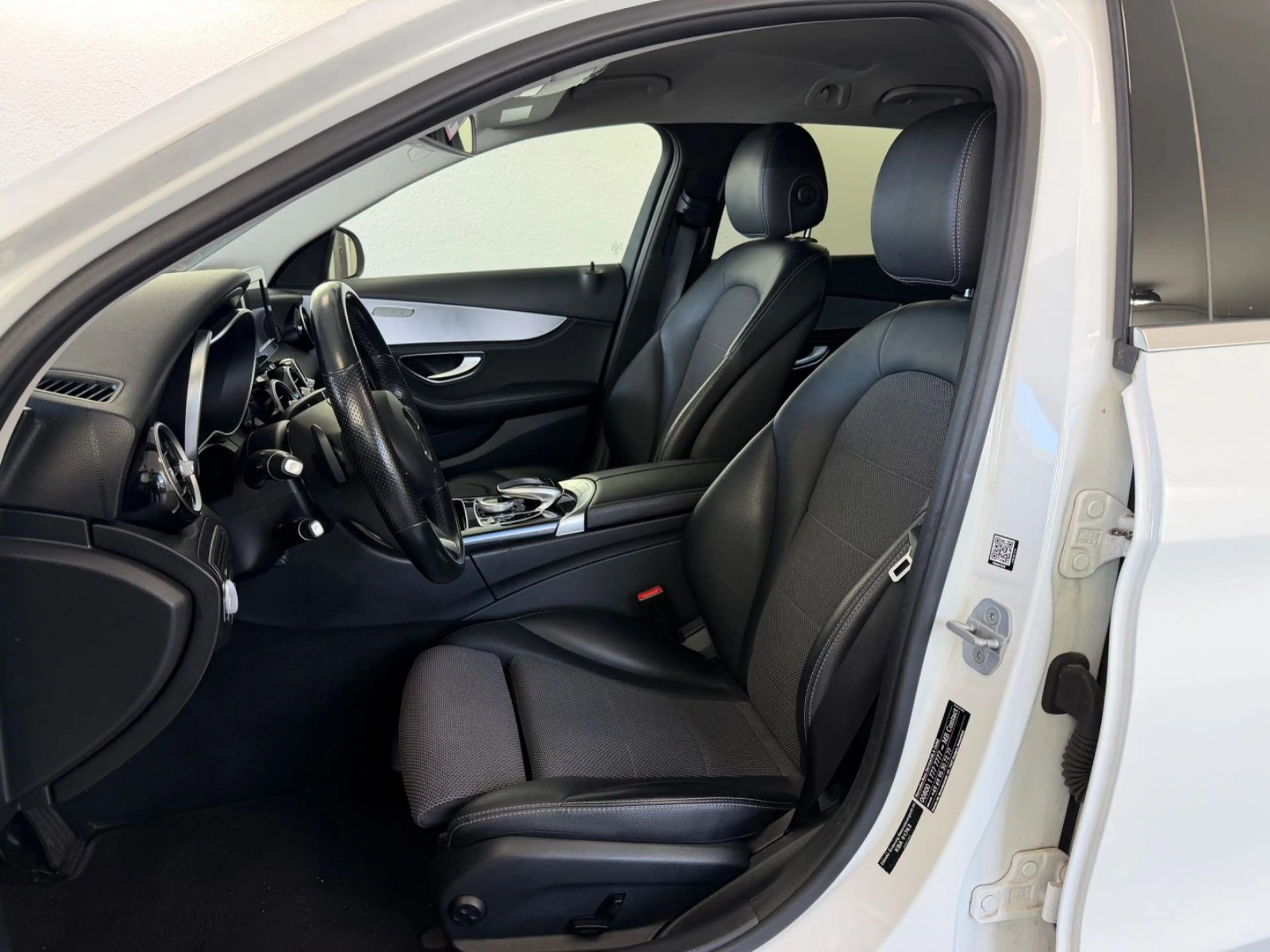 Mercedes-Benz C 220 d T Avantgarde | LED | Navi | PDC | SHZ — photo 10