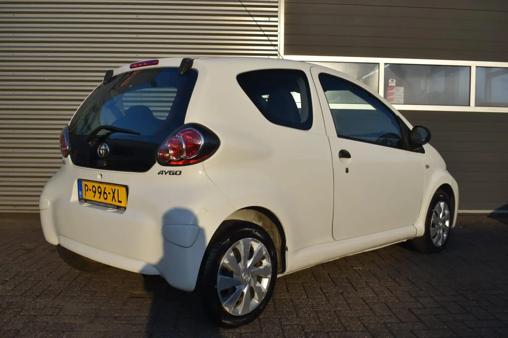 Toyota Aygo 1.0 VVT-i Access Weiß - 2