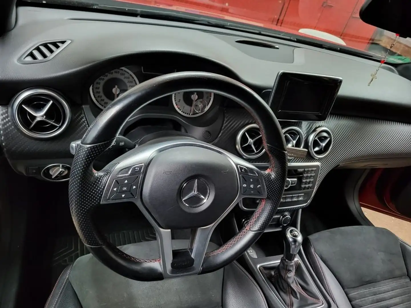 Mercedes-Benz 180 Rojo - 2