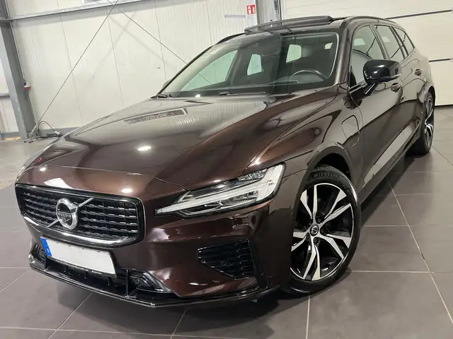 Volvo V60 2.0 Hybrid Kombi Automatik *R Desi*Pano*AHK*