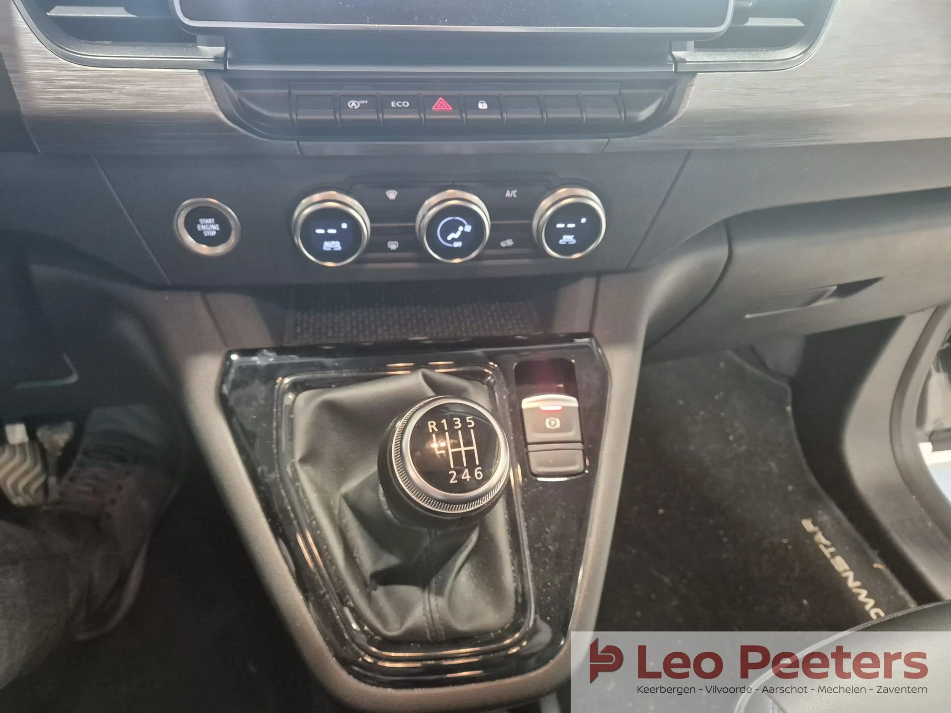 Nissan Townstar — photo 7