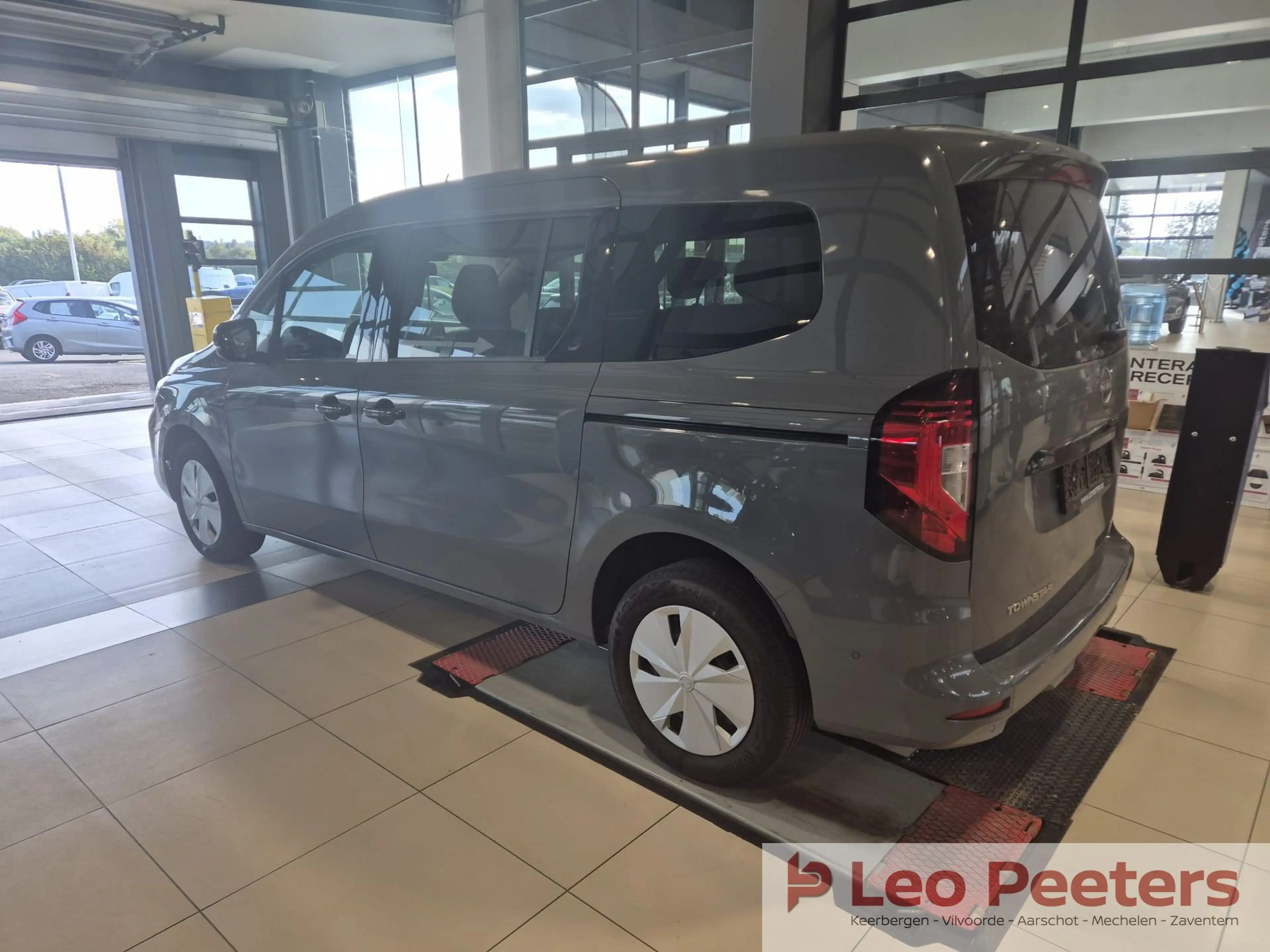 Nissan Townstar — photo 5