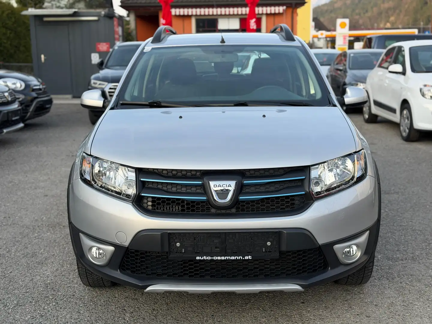 Dacia Sandero Stepway Prestige NUR 81.000 KM TÜV NEU NAVI Silber - 2
