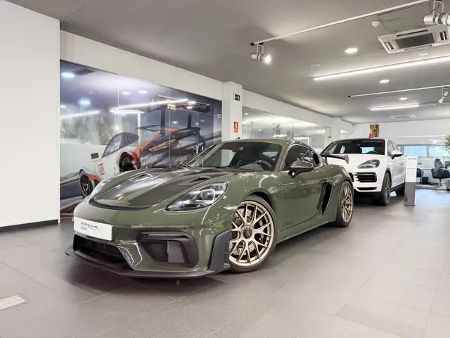 Porsche Cayman GT4 RS PDK