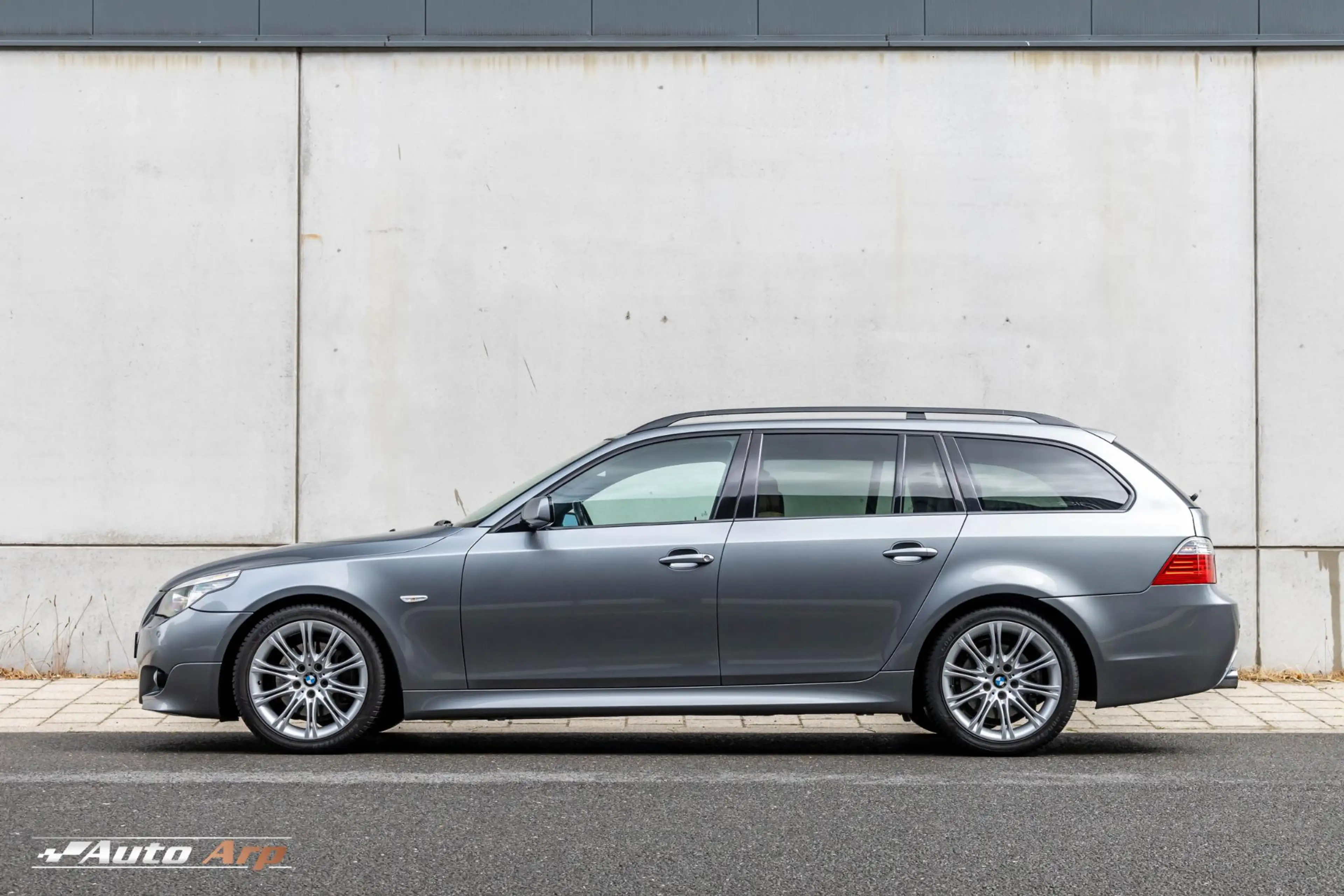 BMW 525 5-serie Touring 525i — photo 4
