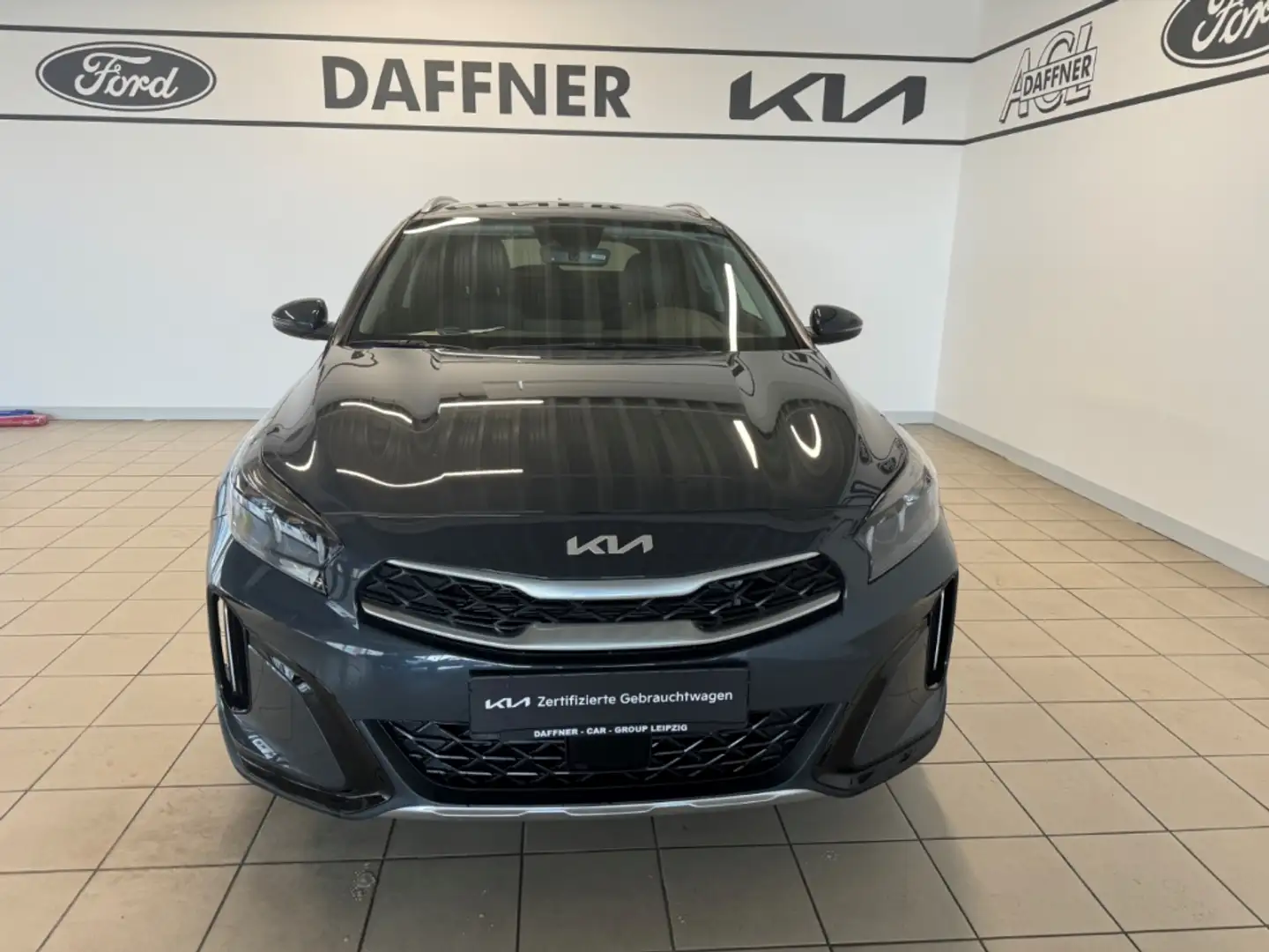 Kia XCeed Vision 1.5 T-GDI Navi  LED Automatik Grey - 2