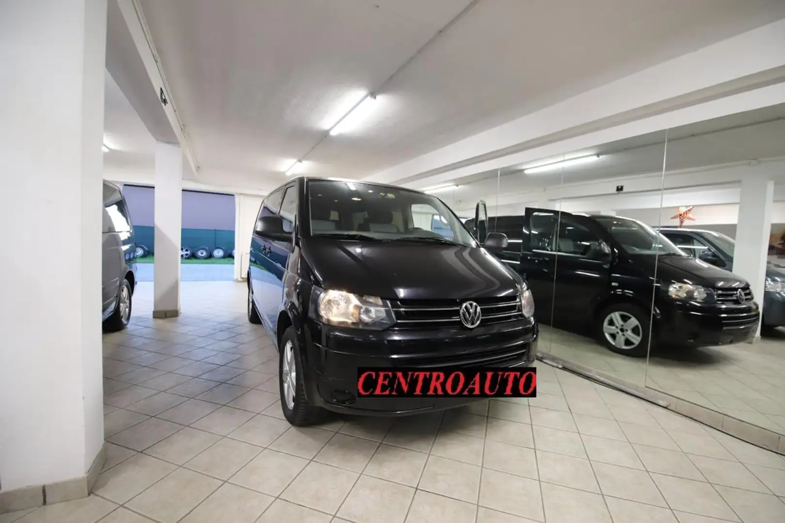 Volkswagen T5 Multivan VW T5 2.0 tdi140cv 7Posti Navi Klima G.traino Nero - 1