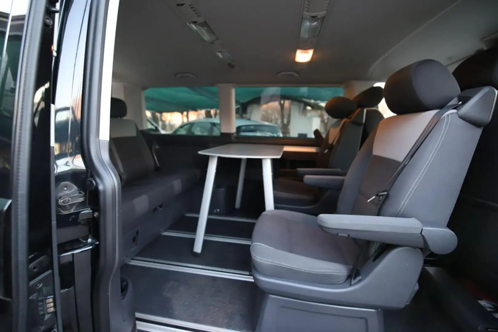 Volkswagen T5 Multivan VW T5 2.0 tdi140cv 7Posti Navi Klima G.traino Nero - 2