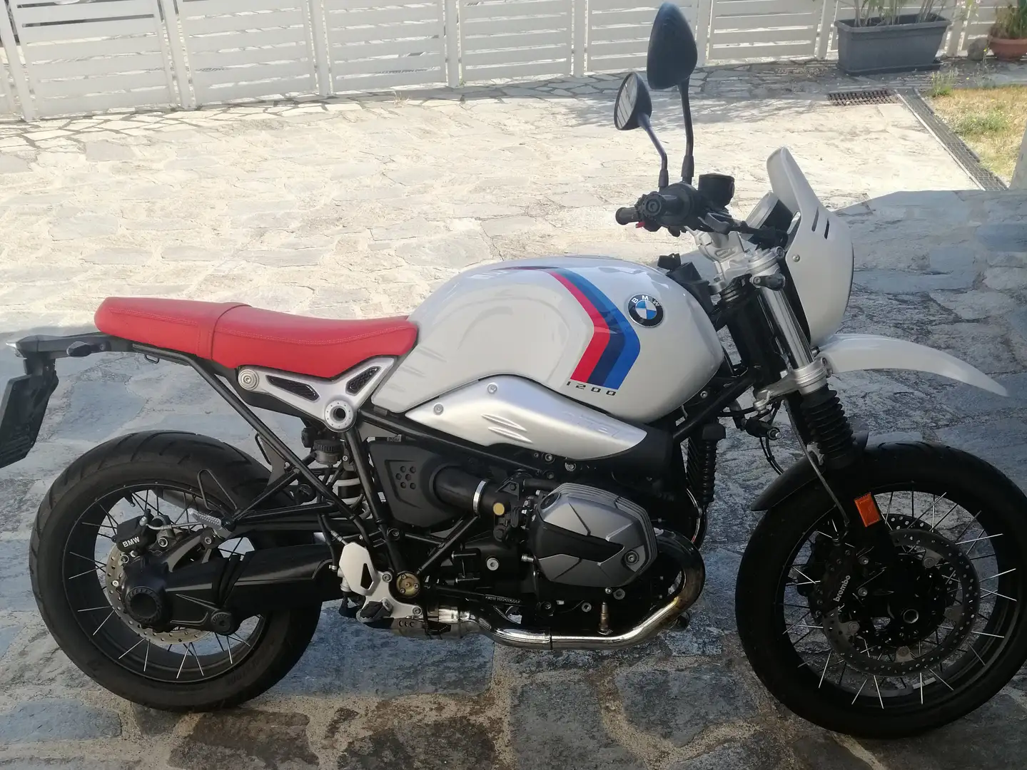 BMW R nineT Uban G/S Bianco - 1