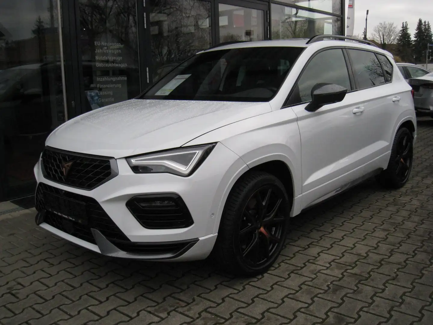 CUPRA Ateca VZ 2.0 TSI DSG 4x4 Allrad PANO*TOPVIEW*NAVI*BEATS Weiß - 2