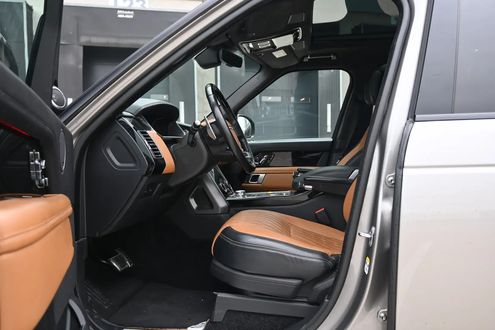 Land Rover Range Rover 5.0 V8 SC SVAutobiography Dynamic Grau - 2