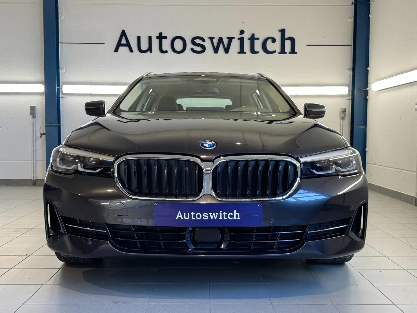 BMW 530 e Touring -Facelift- Act.Cruise/Trekhk/Zetelverw./ Gris - 2