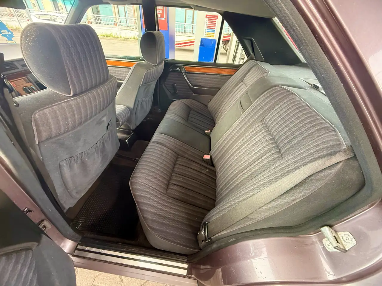 Mercedes-Benz E 200 (124), foto 6