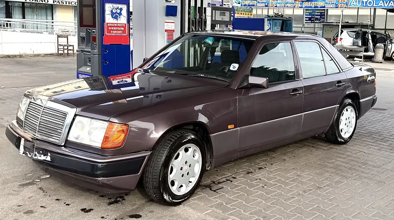 Mercedes-Benz E 200 (124), foto 10