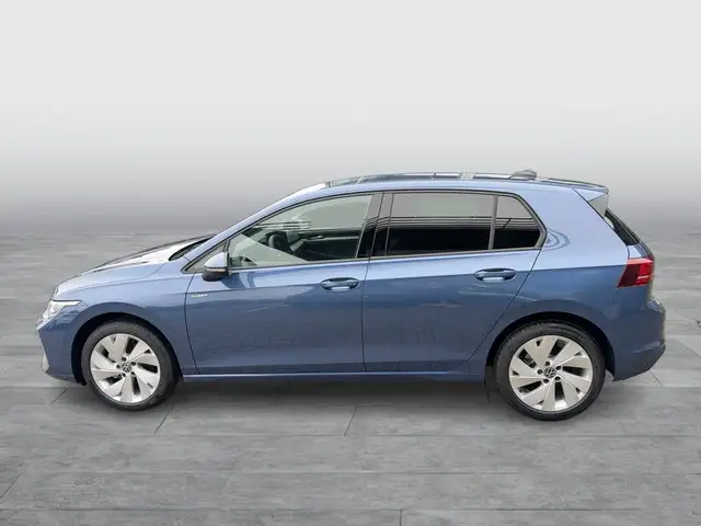 Volkswagen Golf view 3