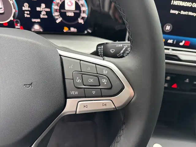 Volkswagen Golf view 13